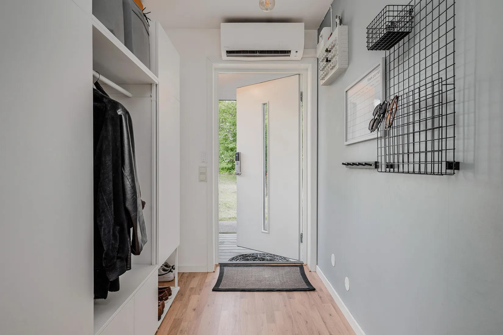 Radhus, Kullabergsvägen 29, Solgårdsgärde, Vallentuna