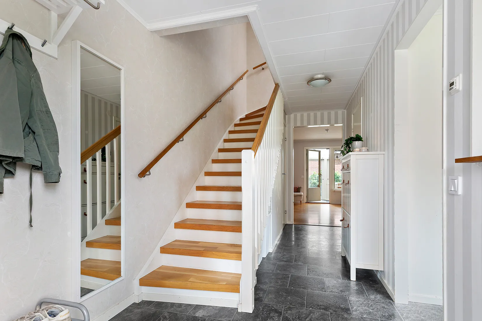Radhus, Fajansstigen 52, Brunna, Upplands-Bro