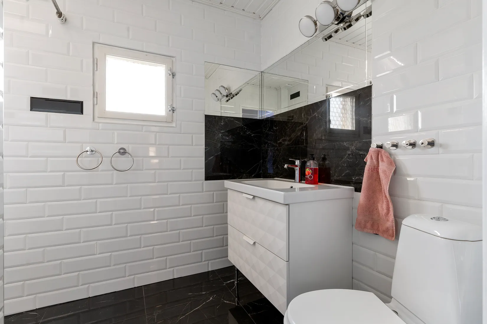Villa, Äppleknäppsvägen 13, Torsred, Trollhättan