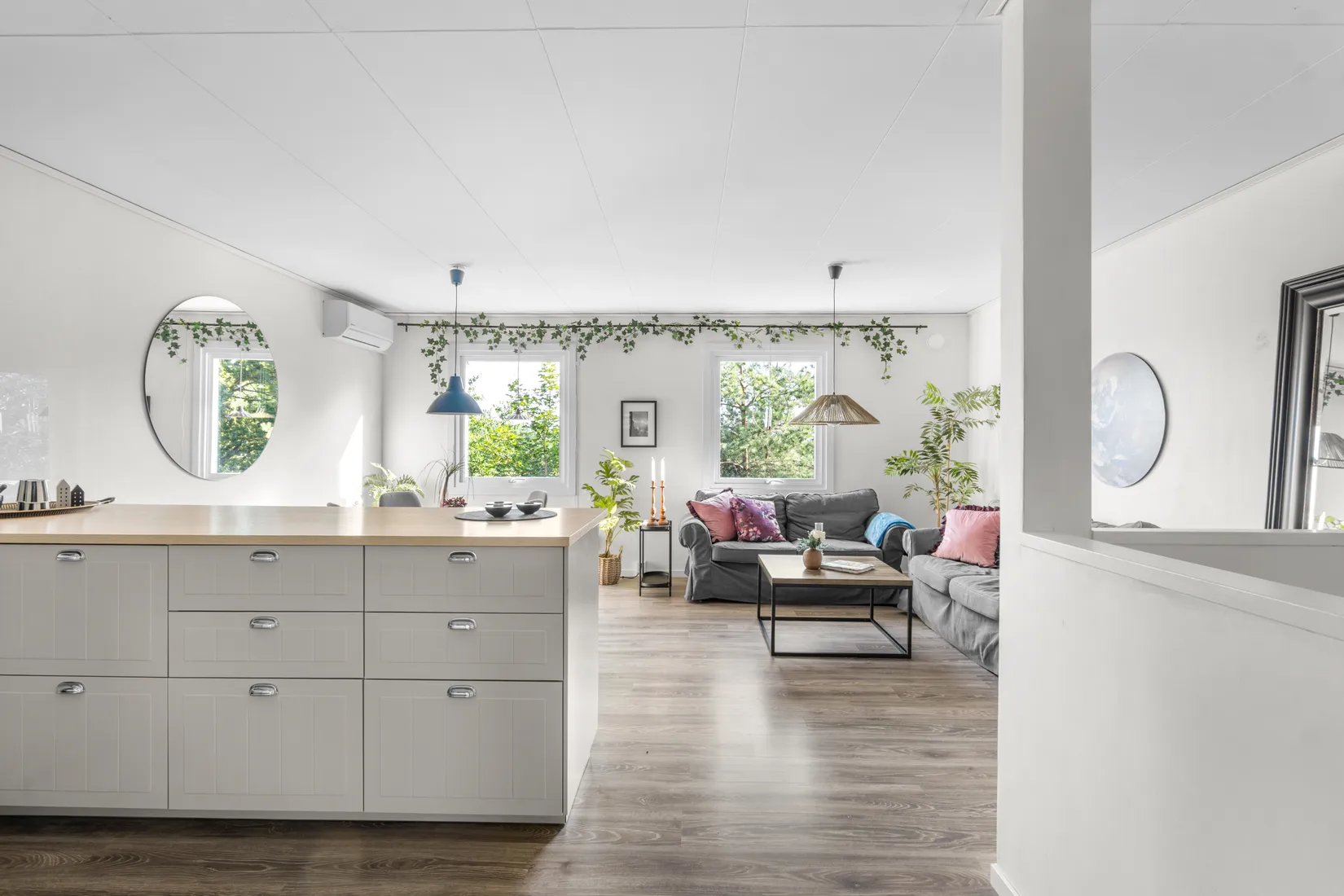 Radhus, Glädjegången 42, Trollbäcken, Tyresö