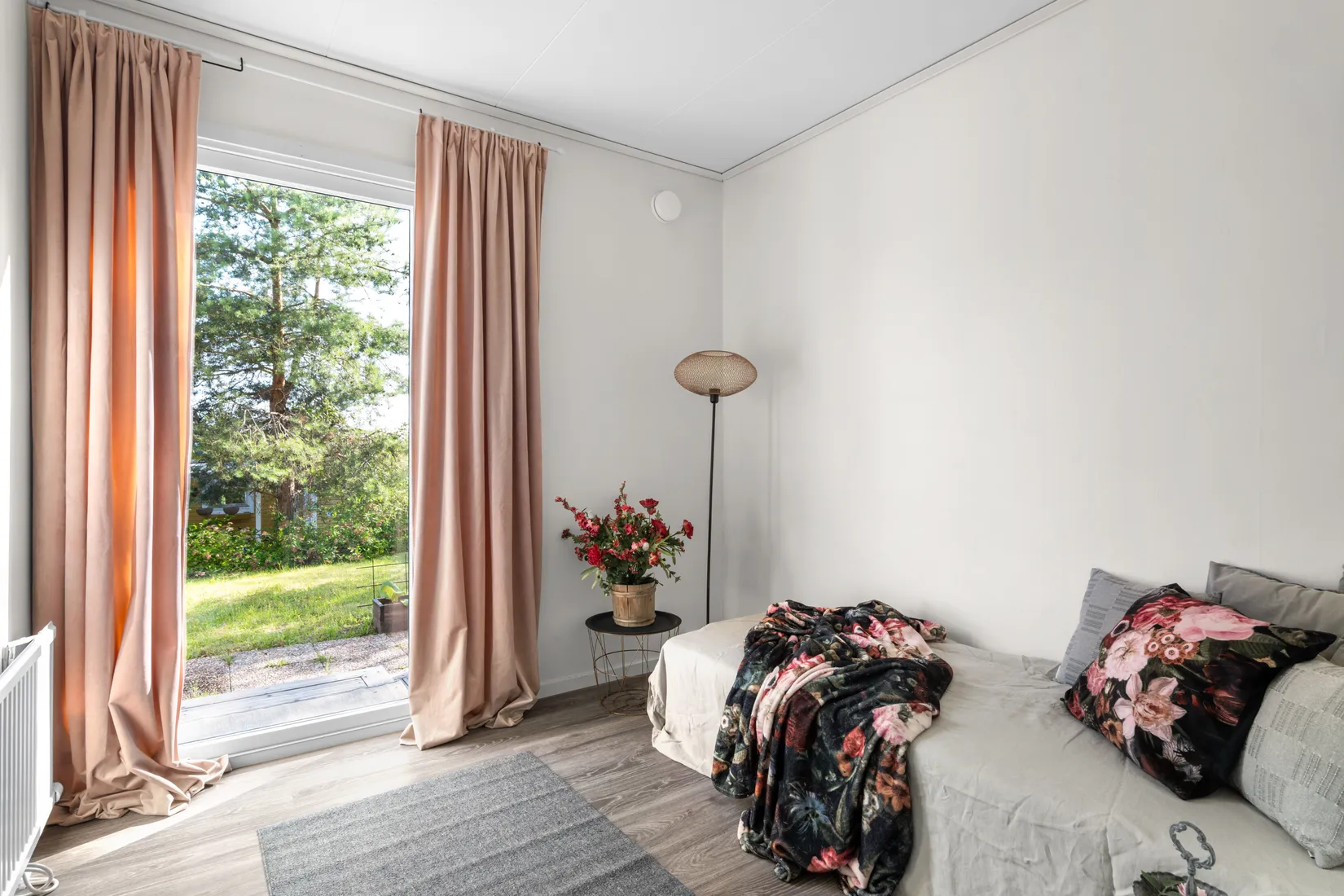 Radhus, Glädjegången 42, Trollbäcken, Tyresö
