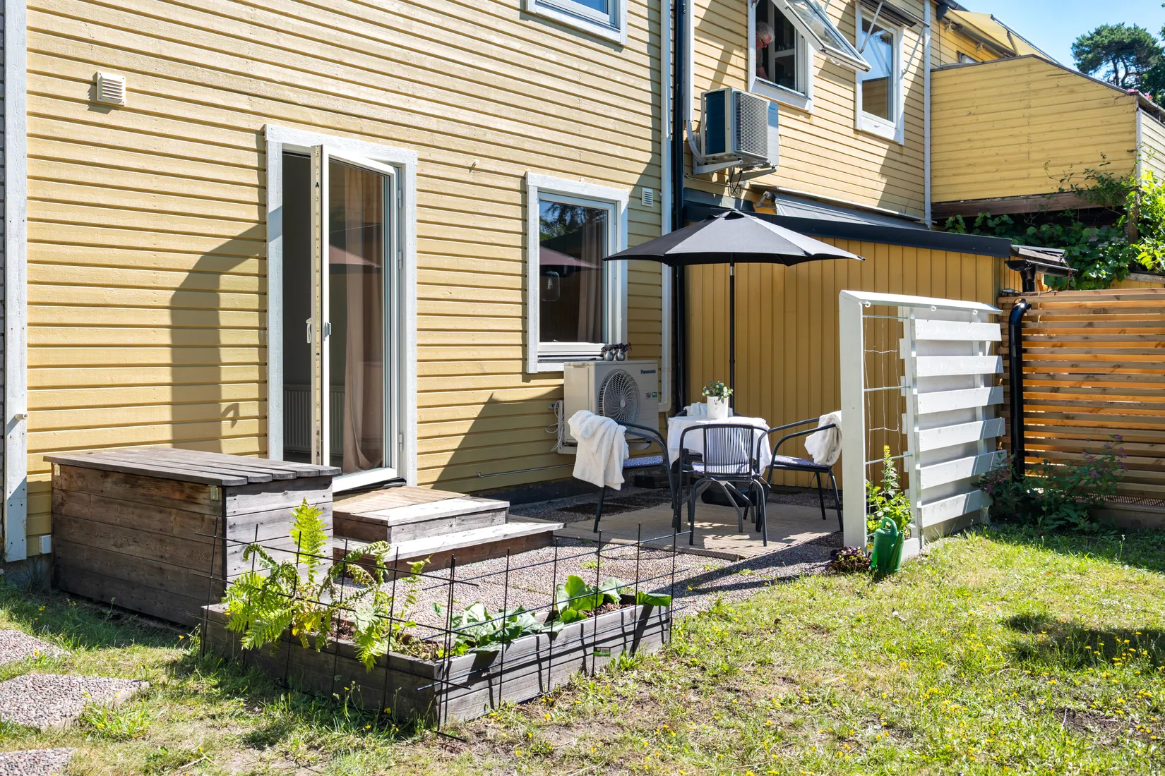 Radhus, Glädjegången 42, Trollbäcken, Tyresö