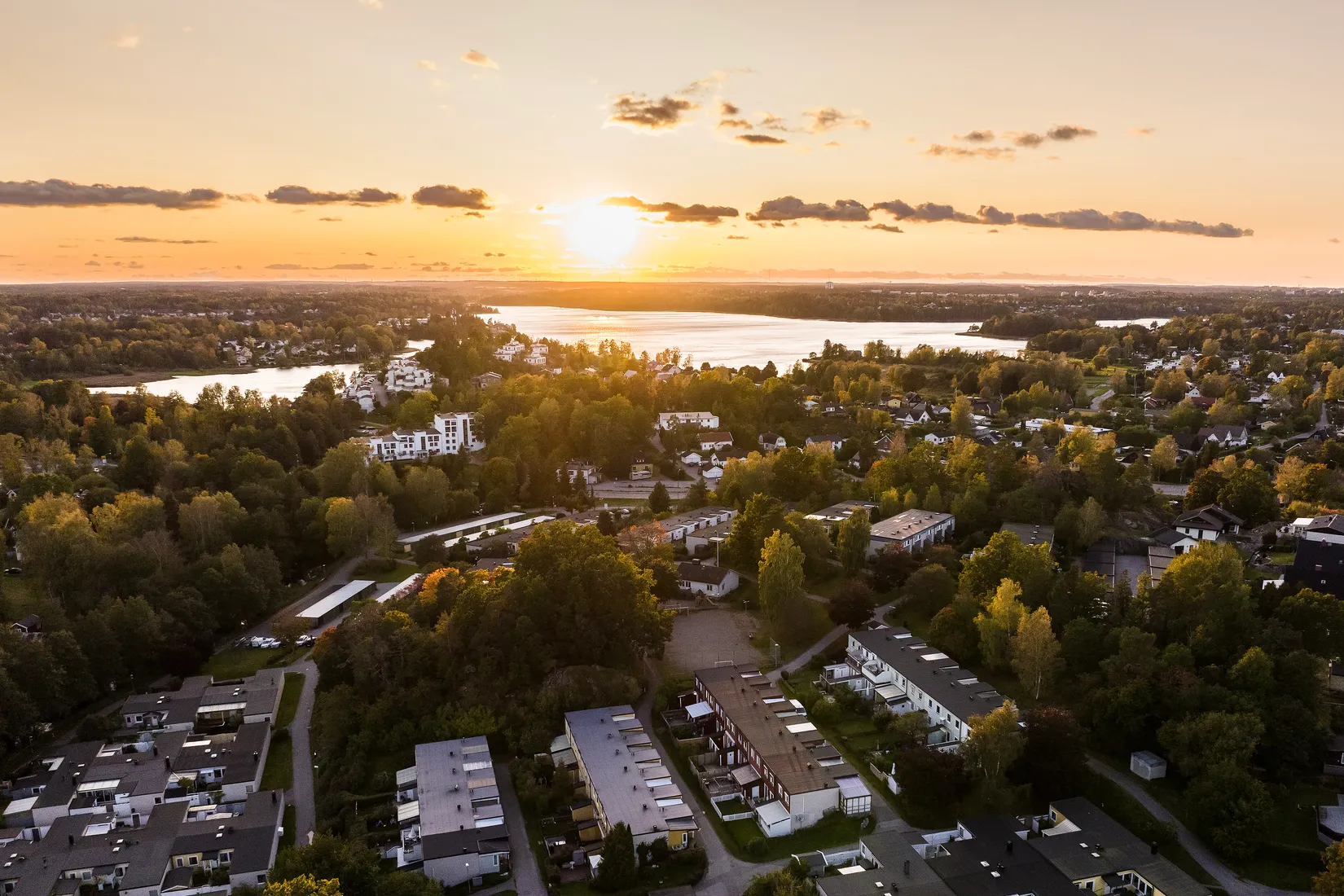 Radhus, Glädjegången 42, Trollbäcken, Tyresö