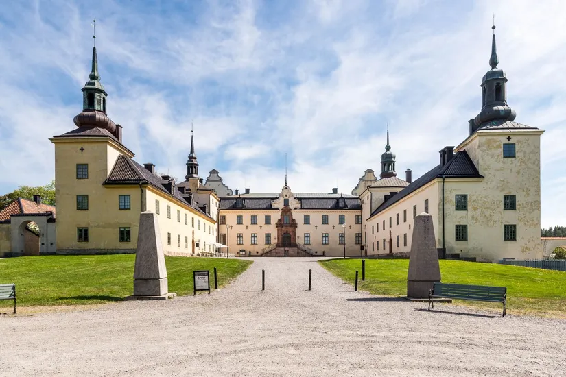 Radhus, Glädjegången 42, Trollbäcken, Tyresö