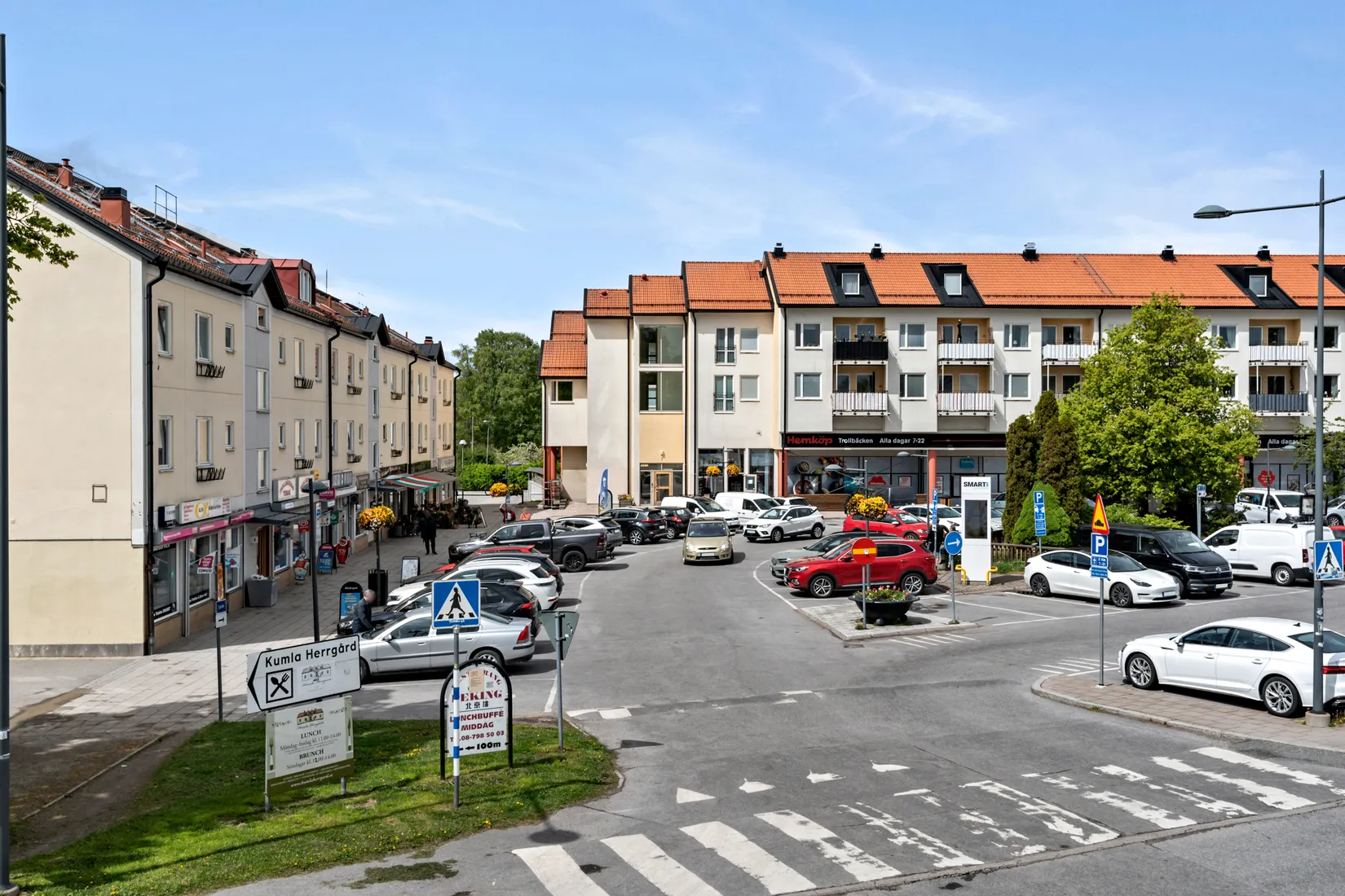Radhus, Glädjegången 42, Trollbäcken, Tyresö