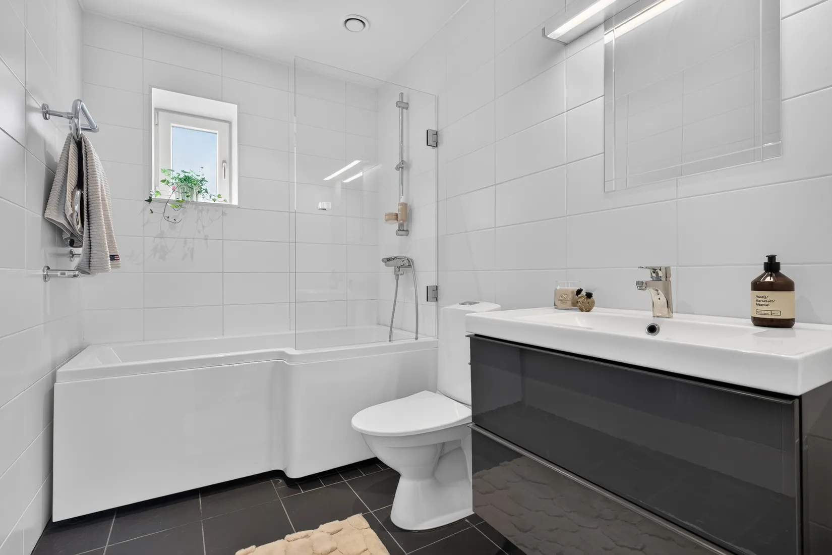 Villa, Albatrossgatan 9, Lanna, Lekeberg