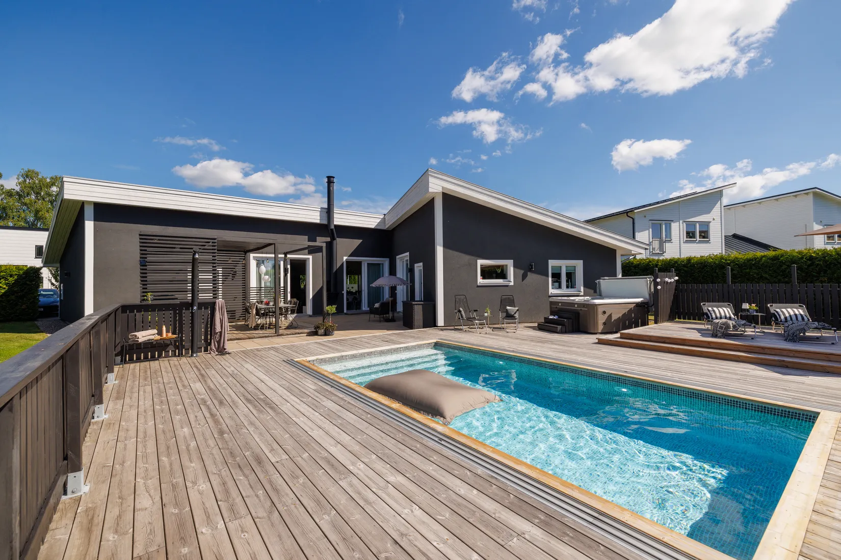 Villa, Albatrossgatan 9, Lanna, Lekeberg