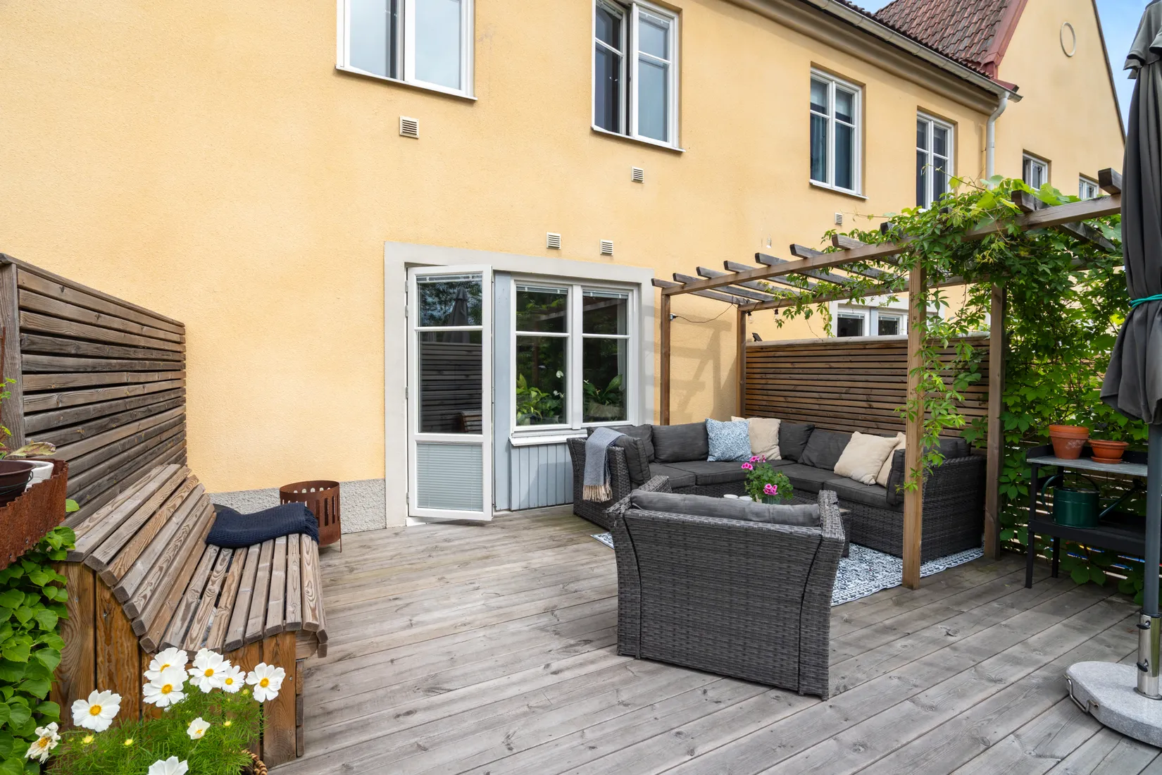 Radhus, Målarprinsens väg 35, Tyresö strand, Tyresö