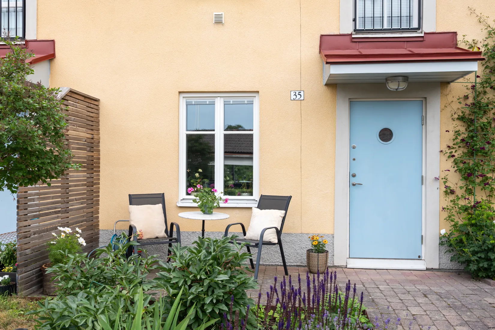 Radhus, Målarprinsens väg 35, Tyresö strand, Tyresö