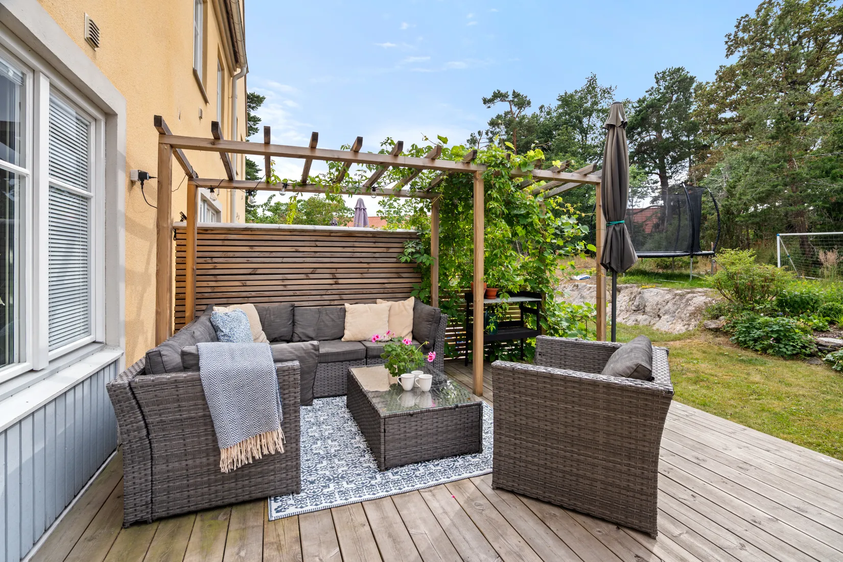 Radhus, Målarprinsens väg 35, Tyresö strand, Tyresö