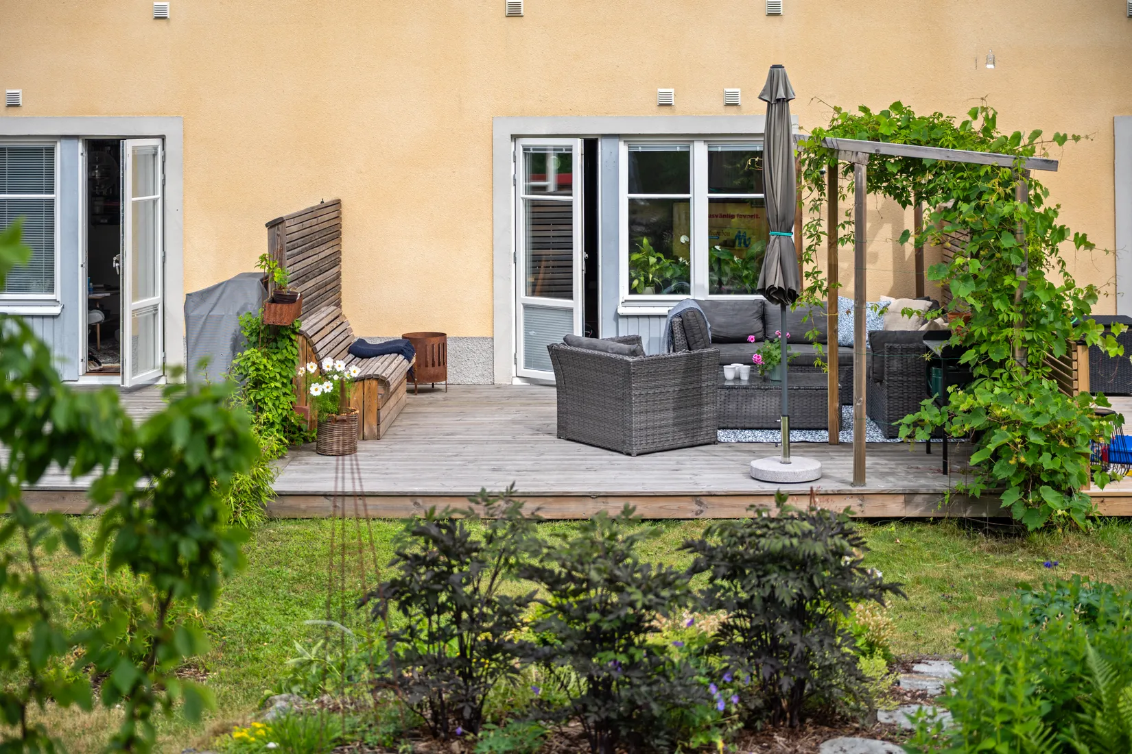 Radhus, Målarprinsens väg 35, Tyresö strand, Tyresö