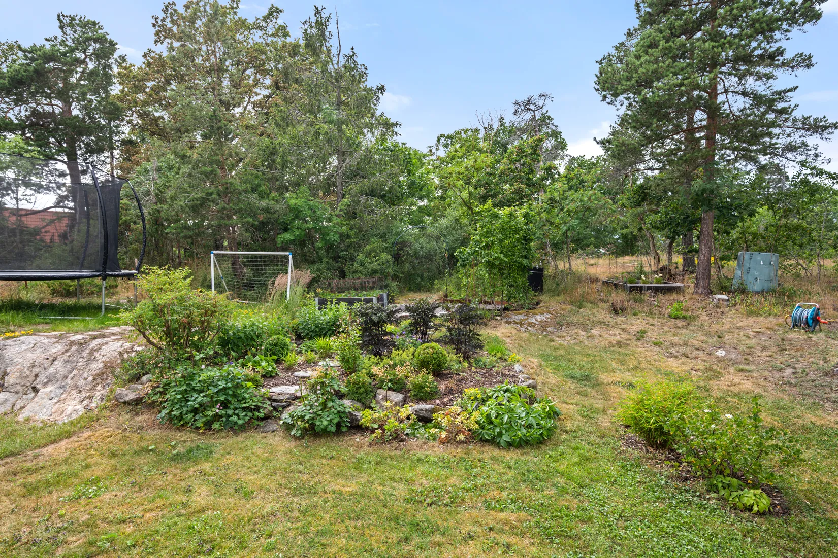 Radhus, Målarprinsens väg 35, Tyresö strand, Tyresö
