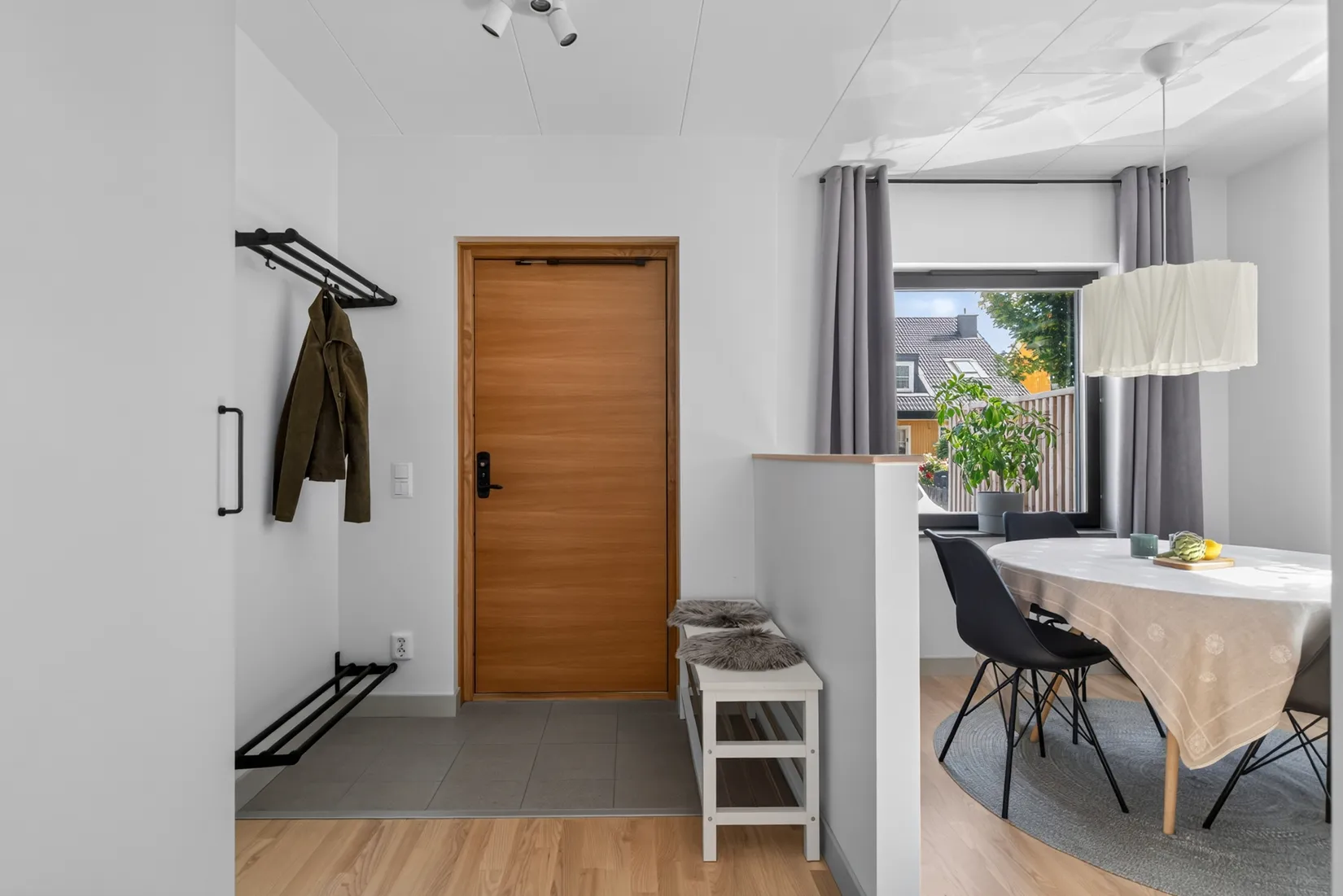 Radhus, Simborgarvägen 1E, Centralt, Österåker