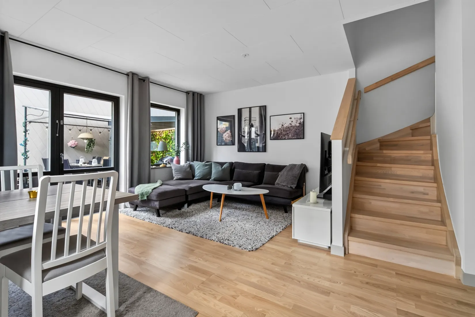 Radhus, Simborgarvägen 1E, Centralt, Österåker