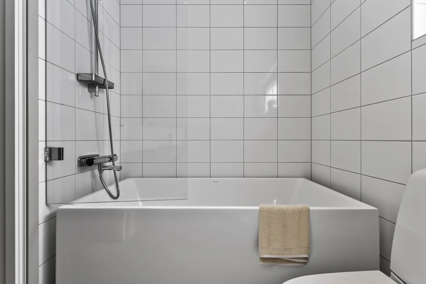 Radhus, Simborgarvägen 1E, Centralt, Österåker