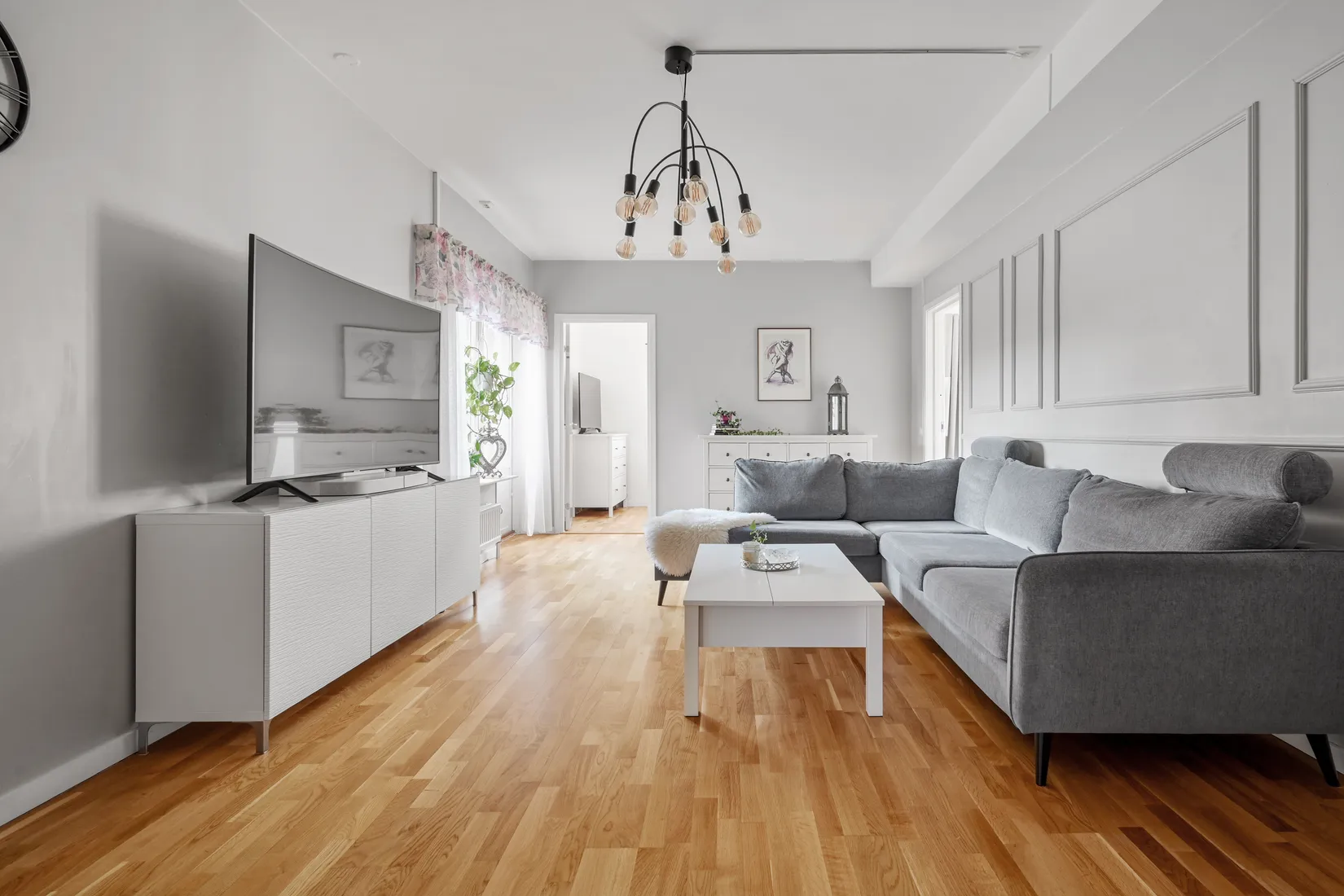 Radhus, Galoppgatan 81, Smedby, Upplands Väsby