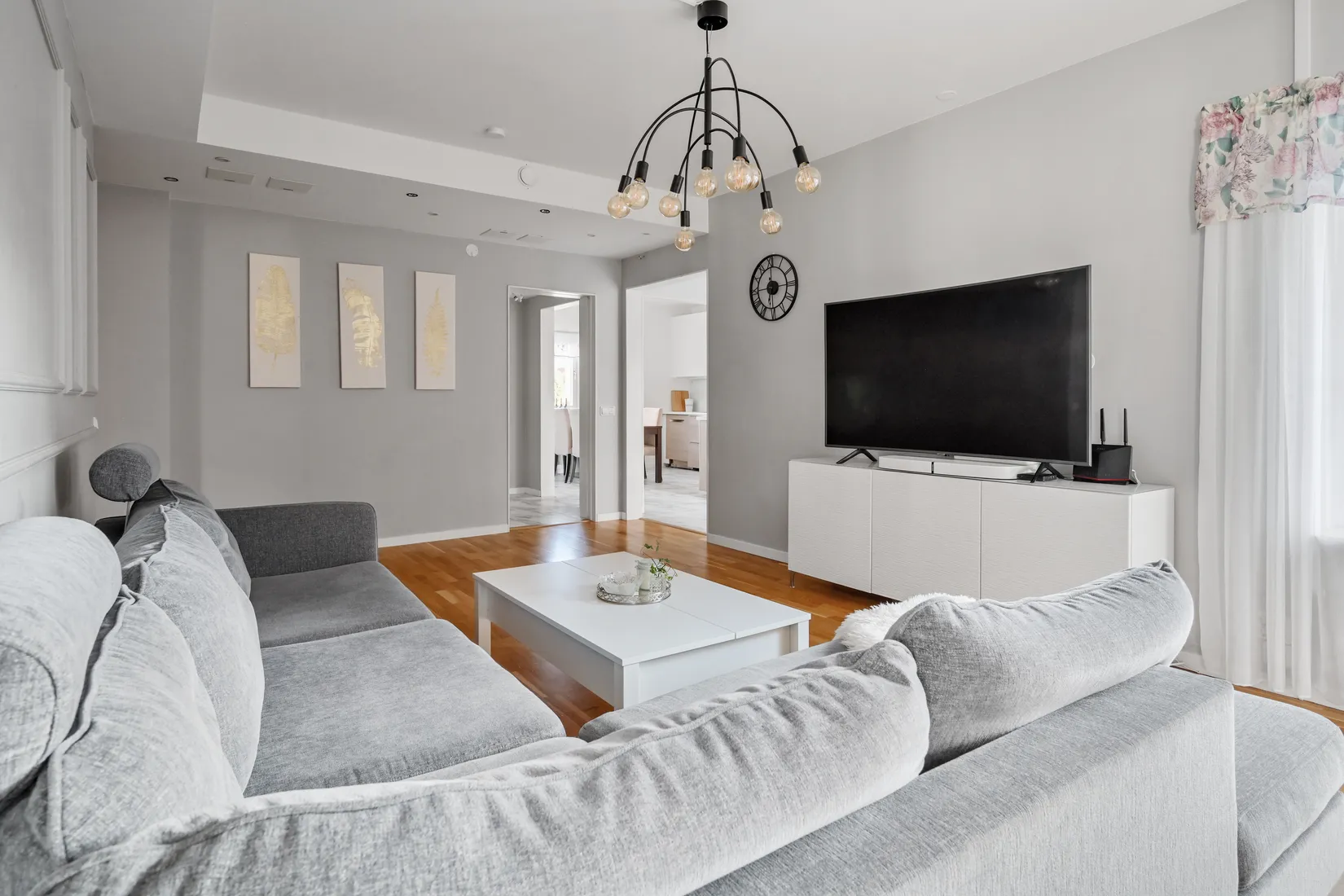 Radhus, Galoppgatan 81, Smedby, Upplands Väsby