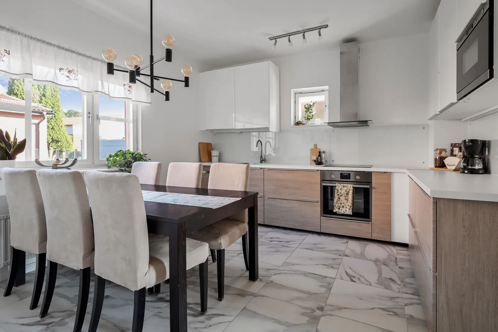 Radhus, Galoppgatan 81, Smedby, Upplands Väsby