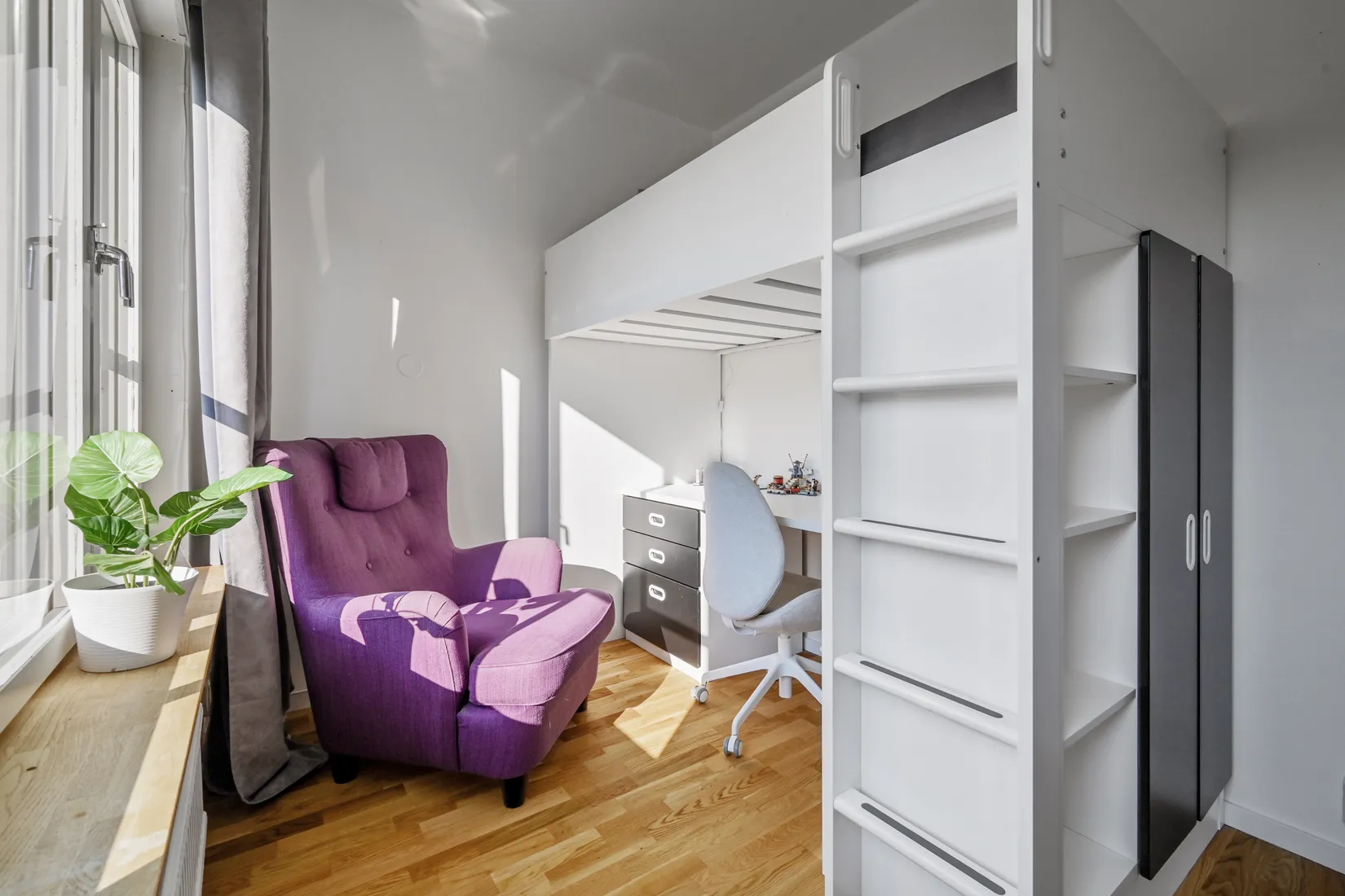 Radhus, Galoppgatan 81, Smedby, Upplands Väsby