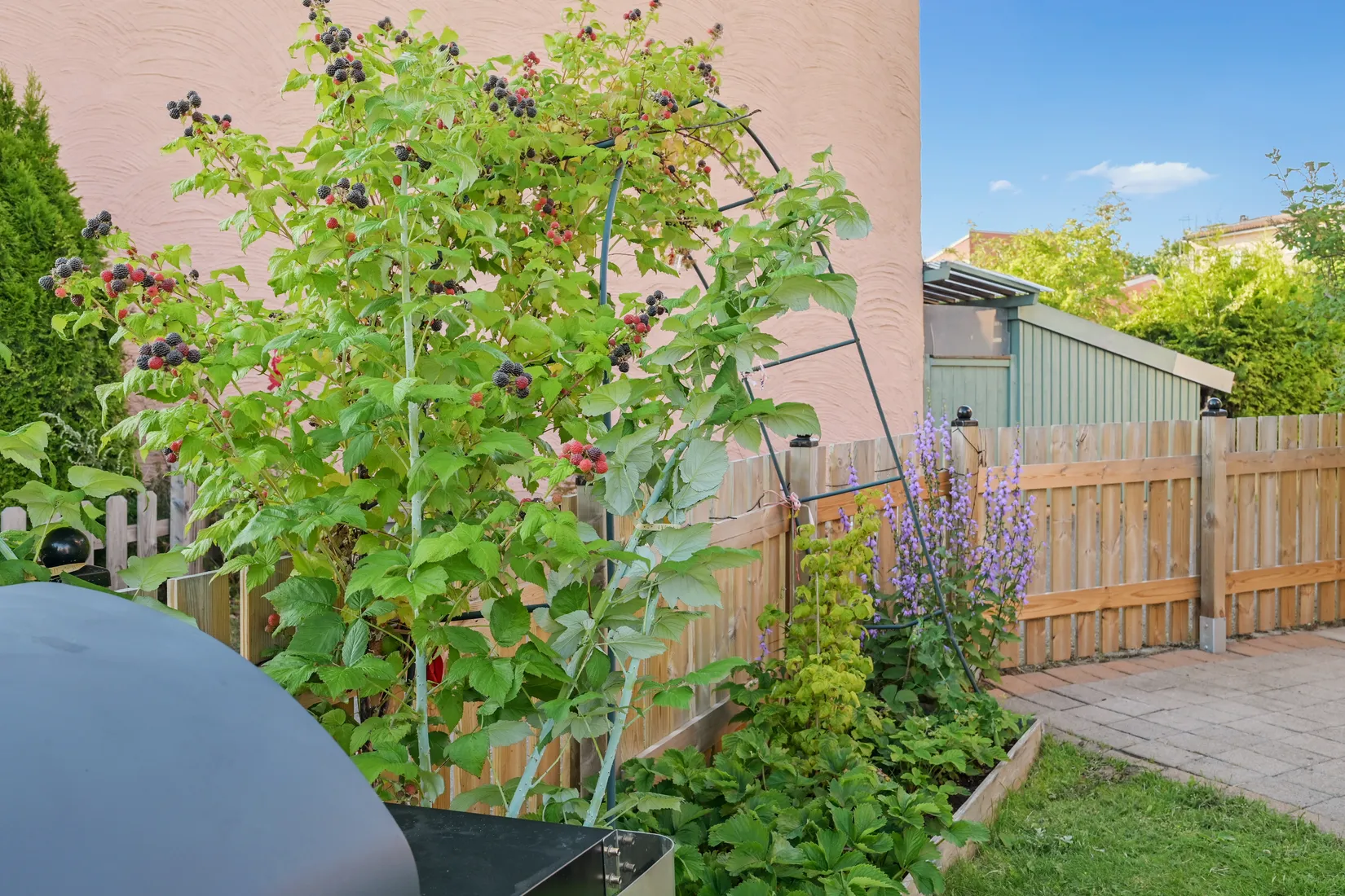 Radhus, Galoppgatan 81, Smedby, Upplands Väsby