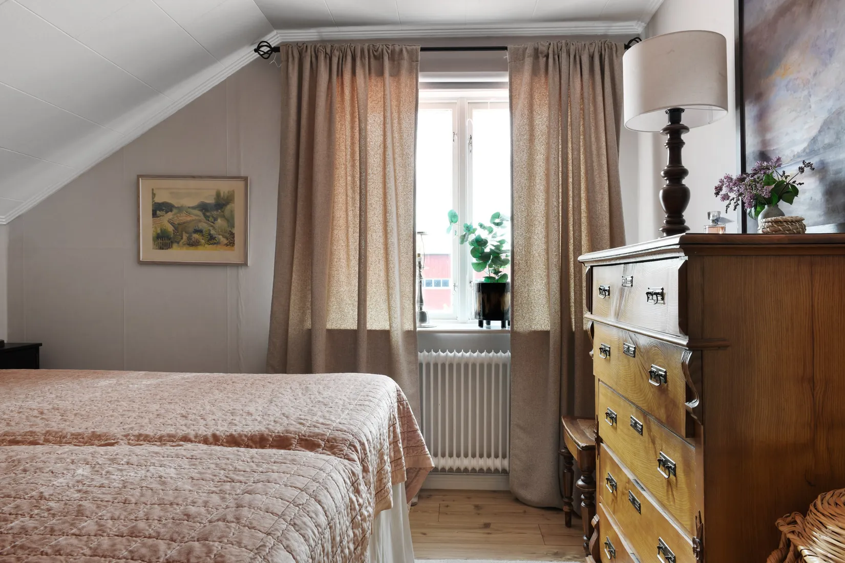 Villa, Vara Tråvadsgården 1, Vara
