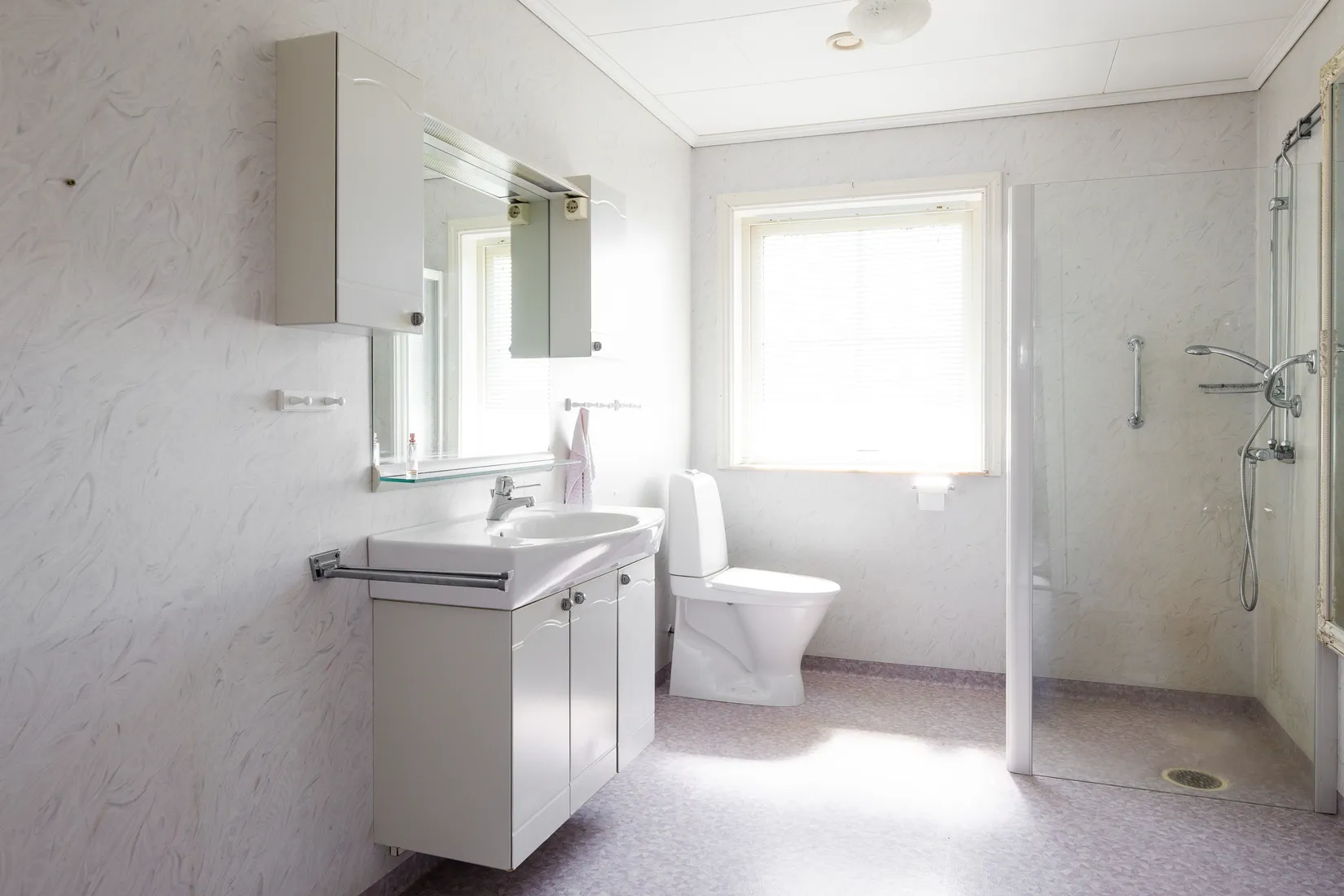 Villa, Rackeby Enebacken 1, Rackeby, Lidköping