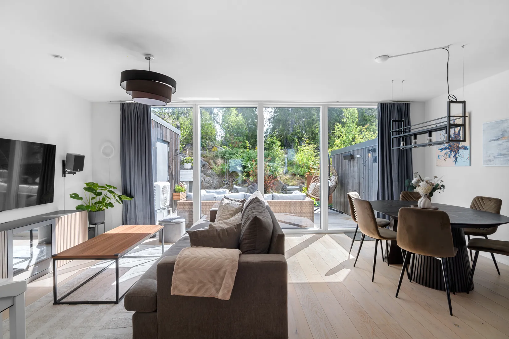 Radhus, Teodolitvägen 19, Högmora, Huddinge