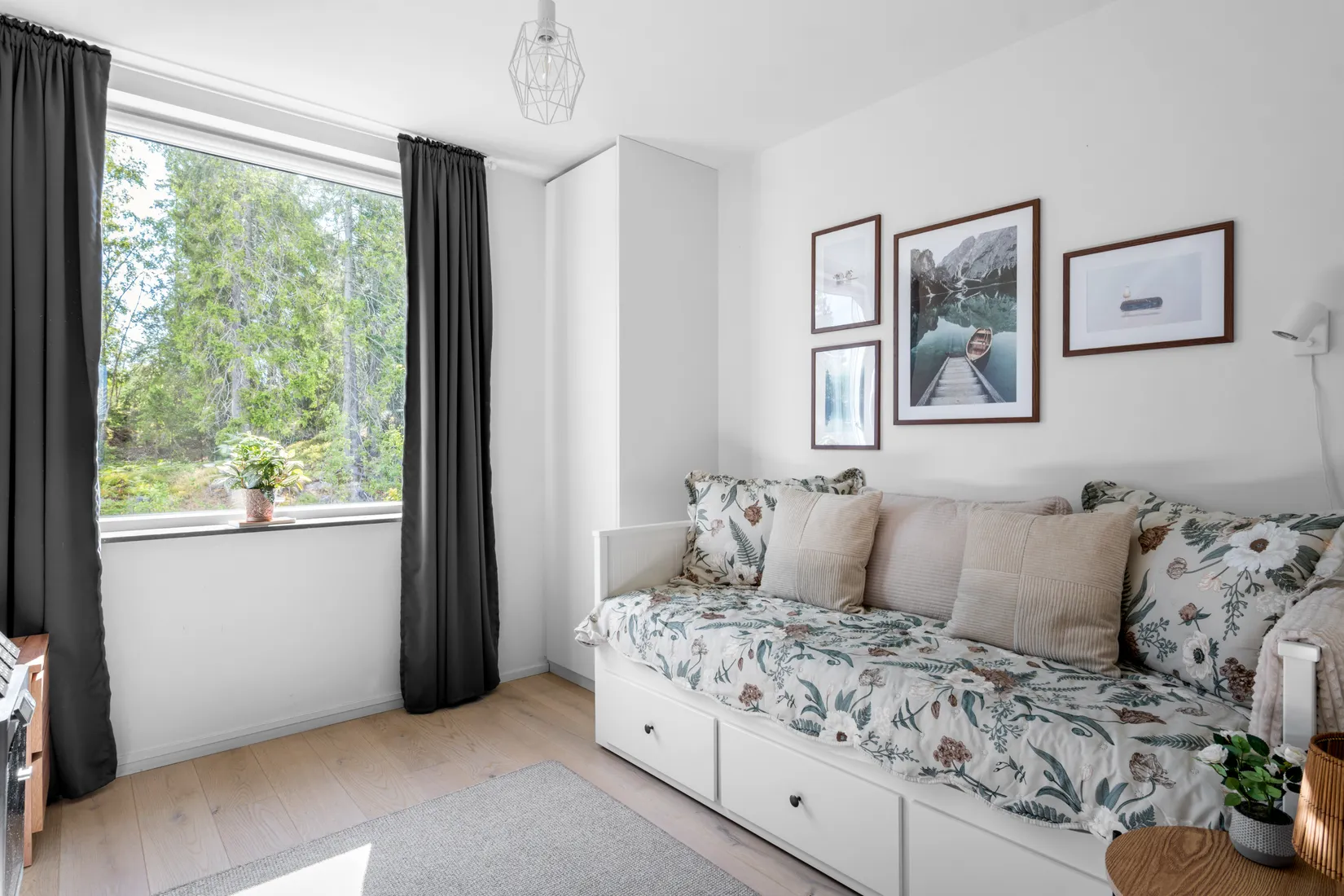 Radhus, Teodolitvägen 19, Högmora, Huddinge