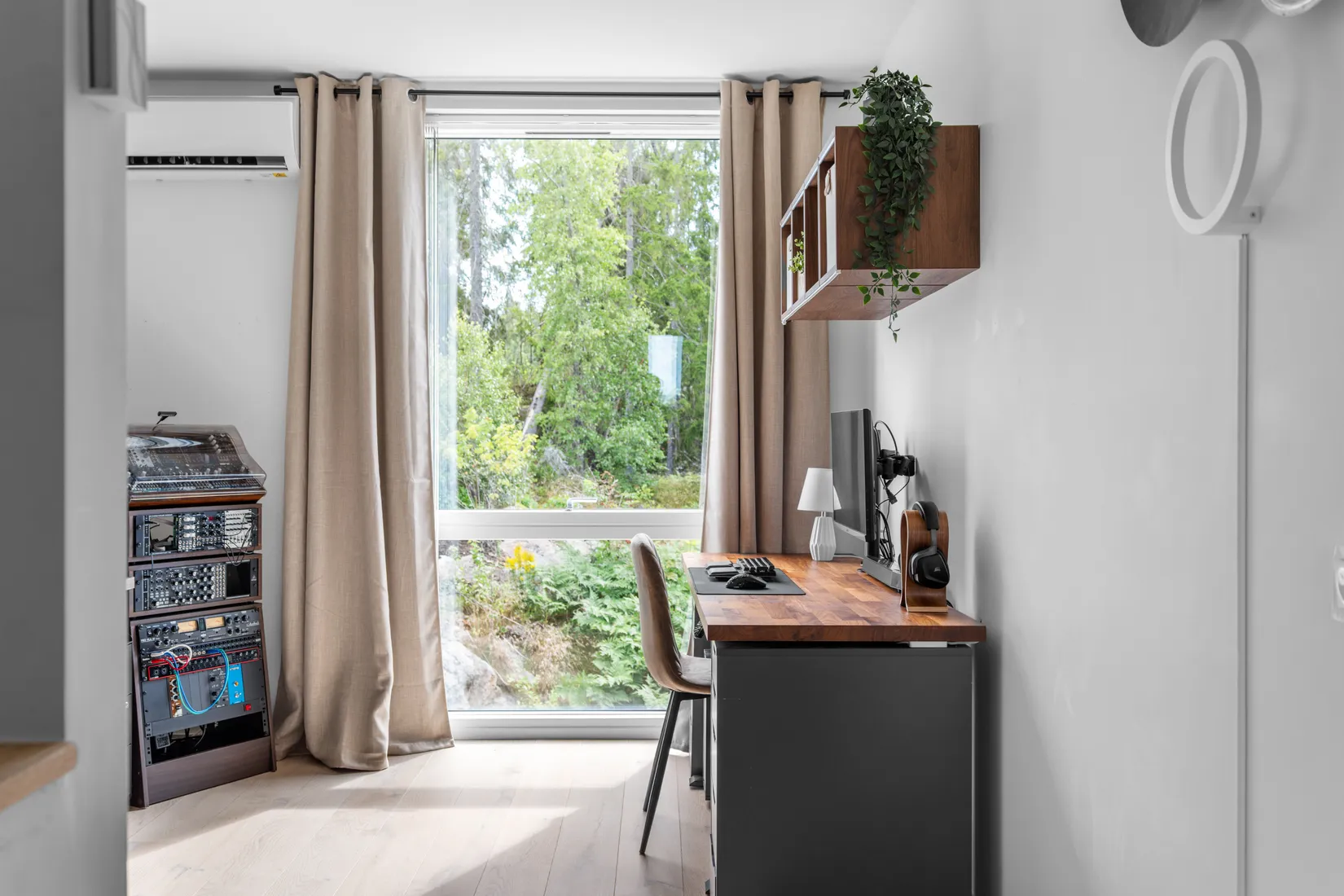 Radhus, Teodolitvägen 19, Högmora, Huddinge