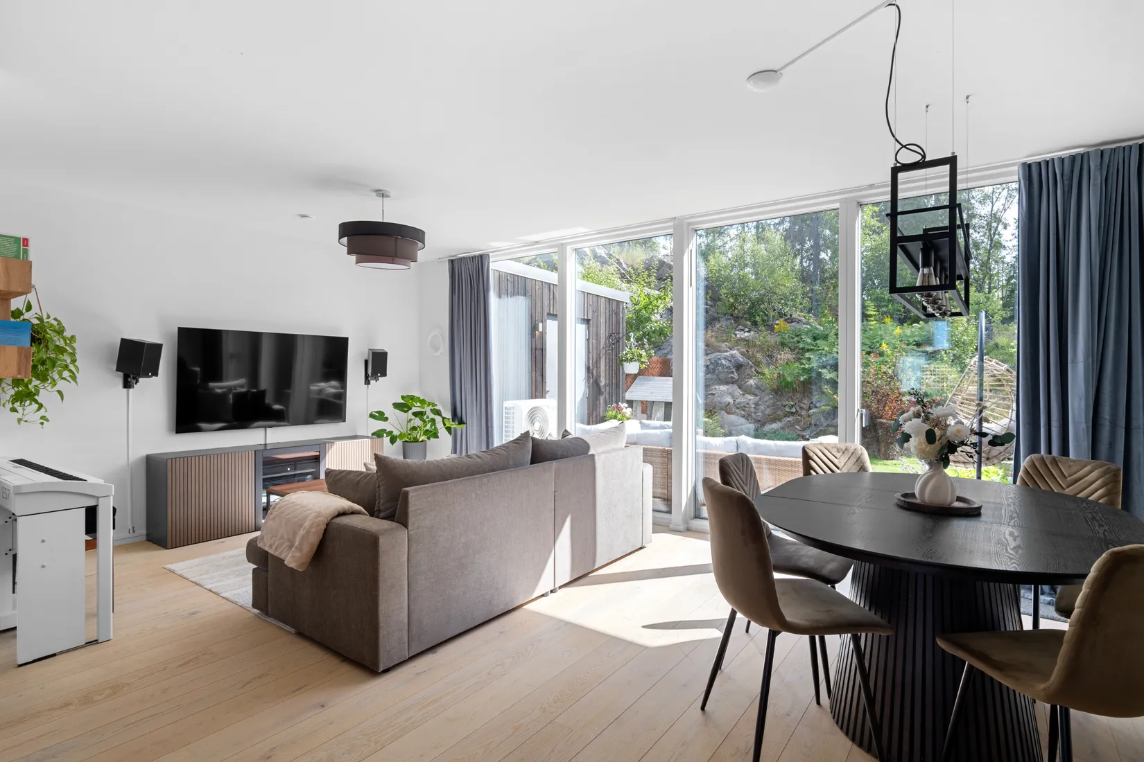 Radhus, Teodolitvägen 19, Högmora, Huddinge
