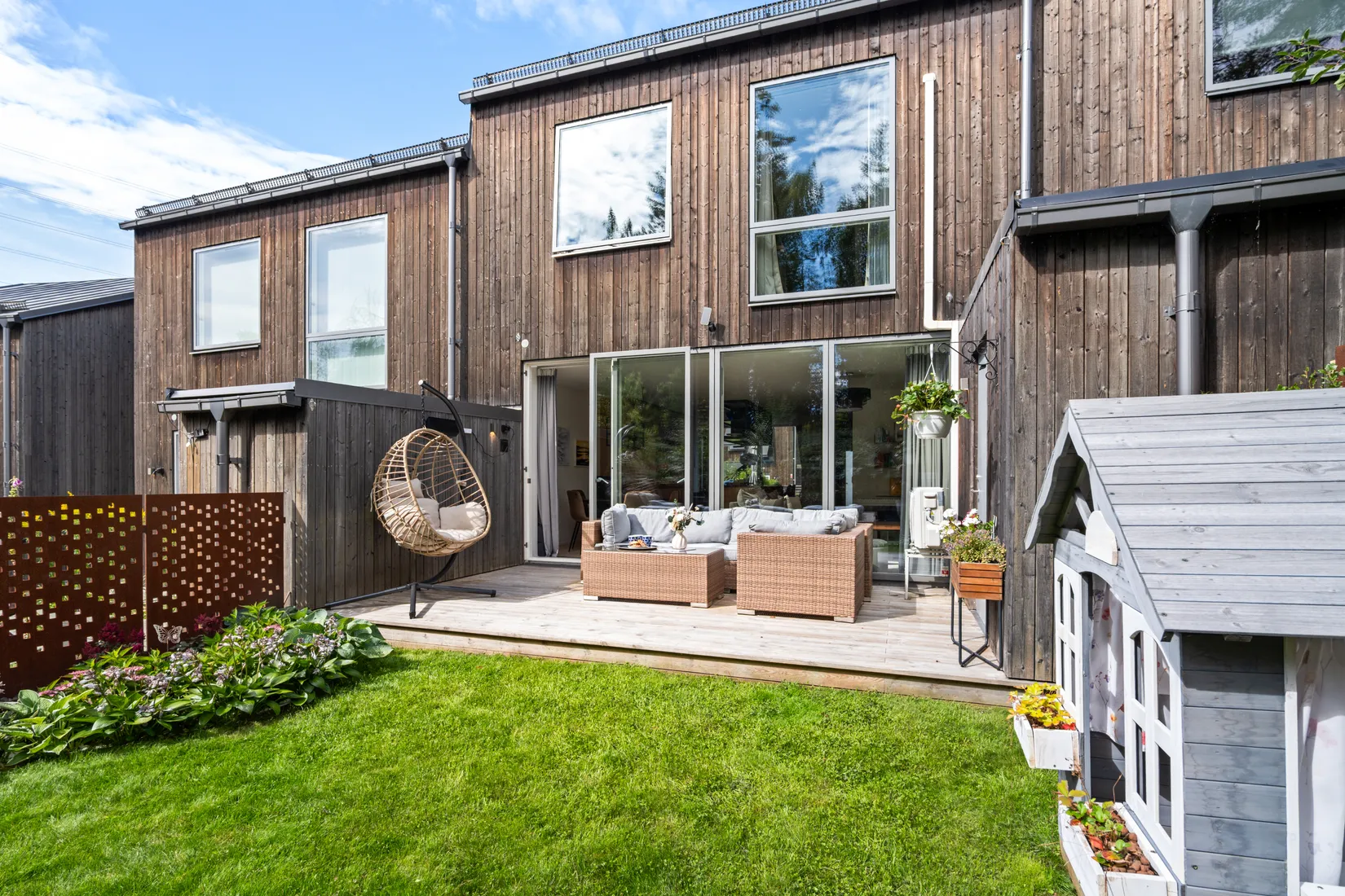 Radhus, Teodolitvägen 19, Högmora, Huddinge