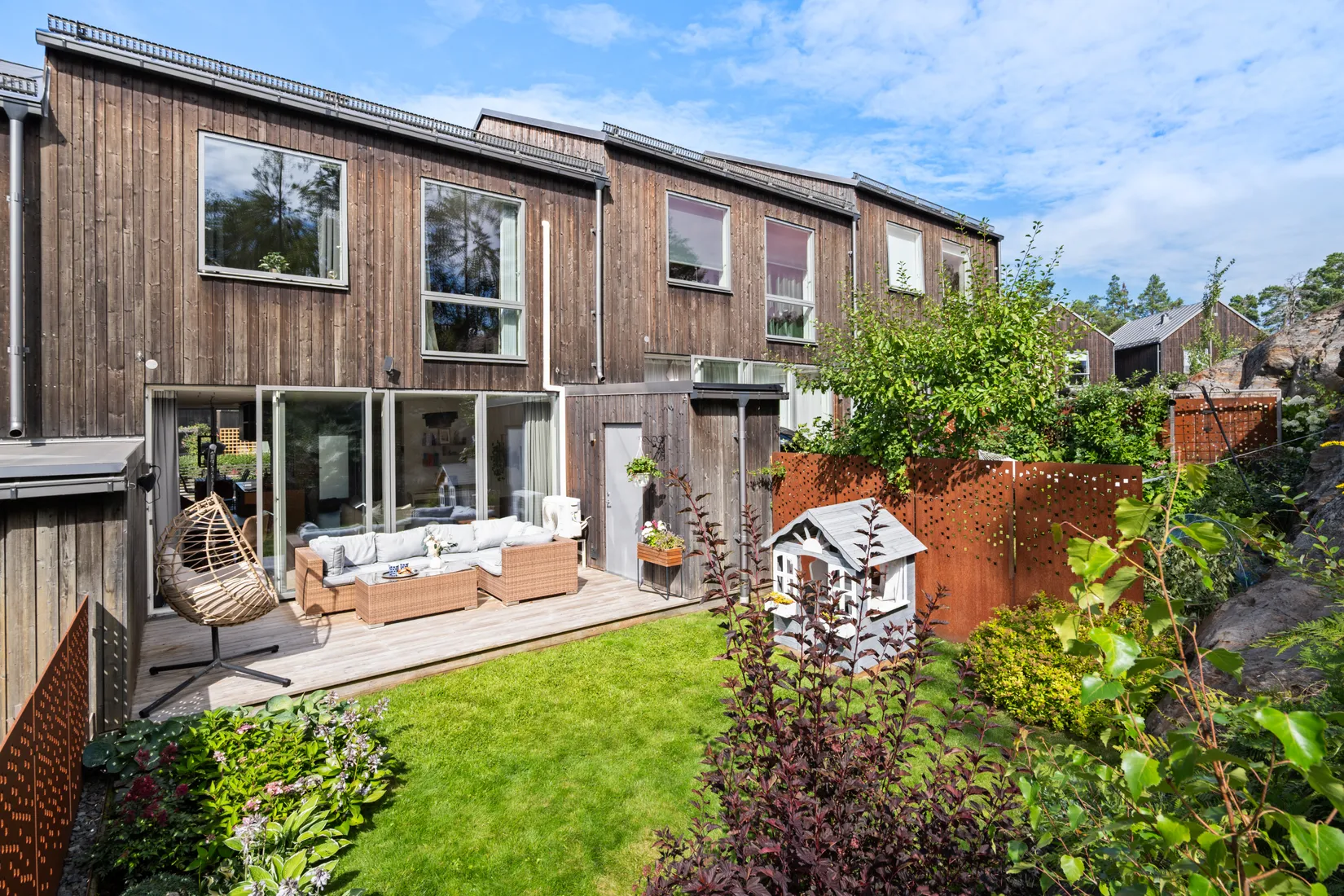 Radhus, Teodolitvägen 19, Högmora, Huddinge