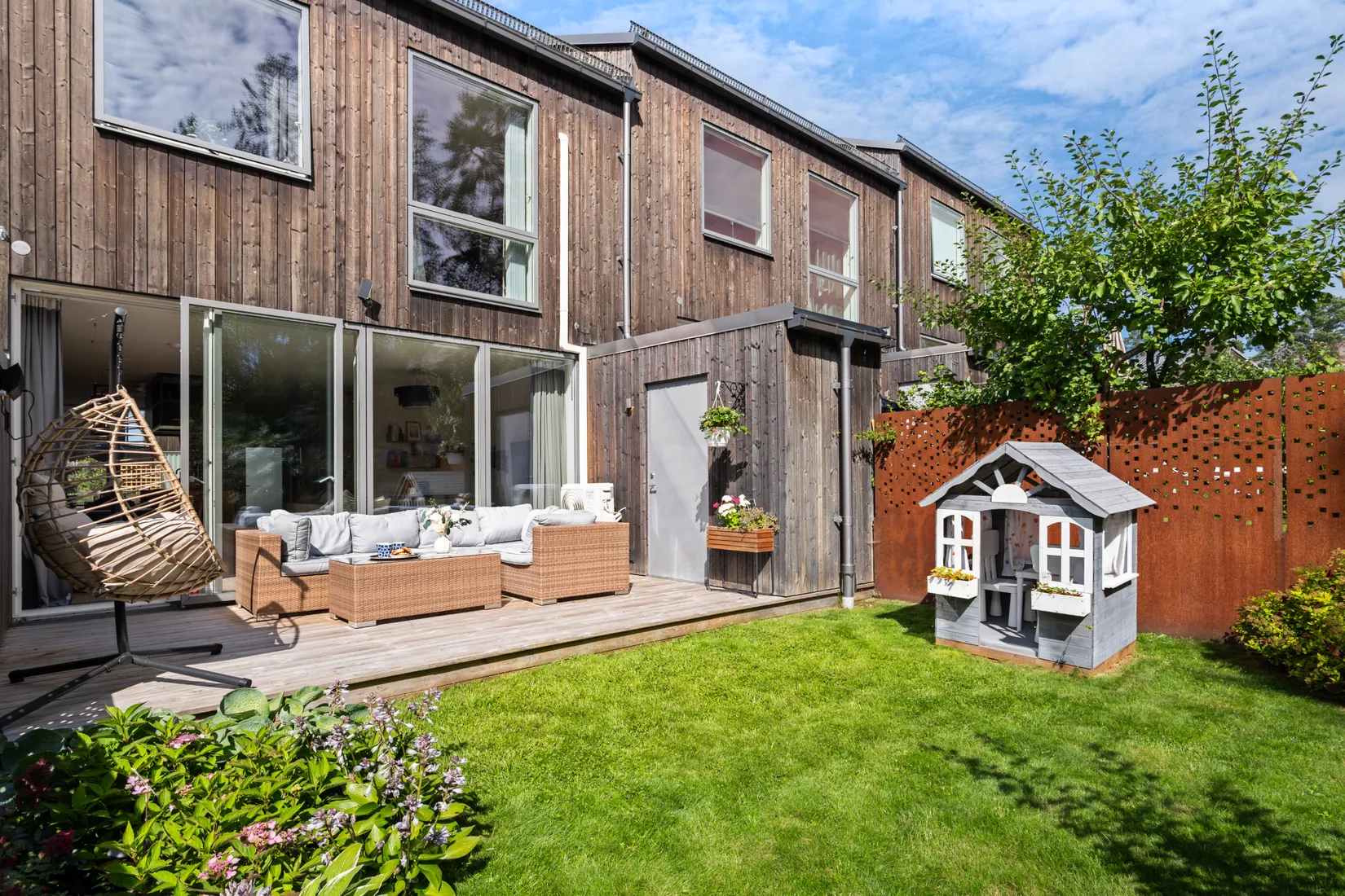 Radhus, Teodolitvägen 19, Högmora, Huddinge