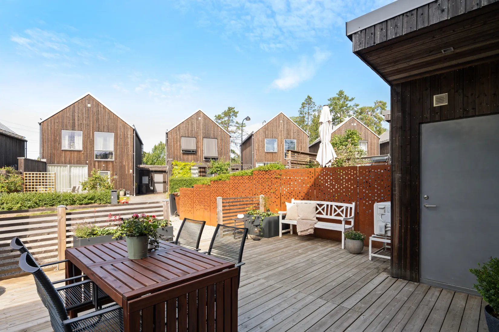 Radhus, Teodolitvägen 19, Högmora, Huddinge