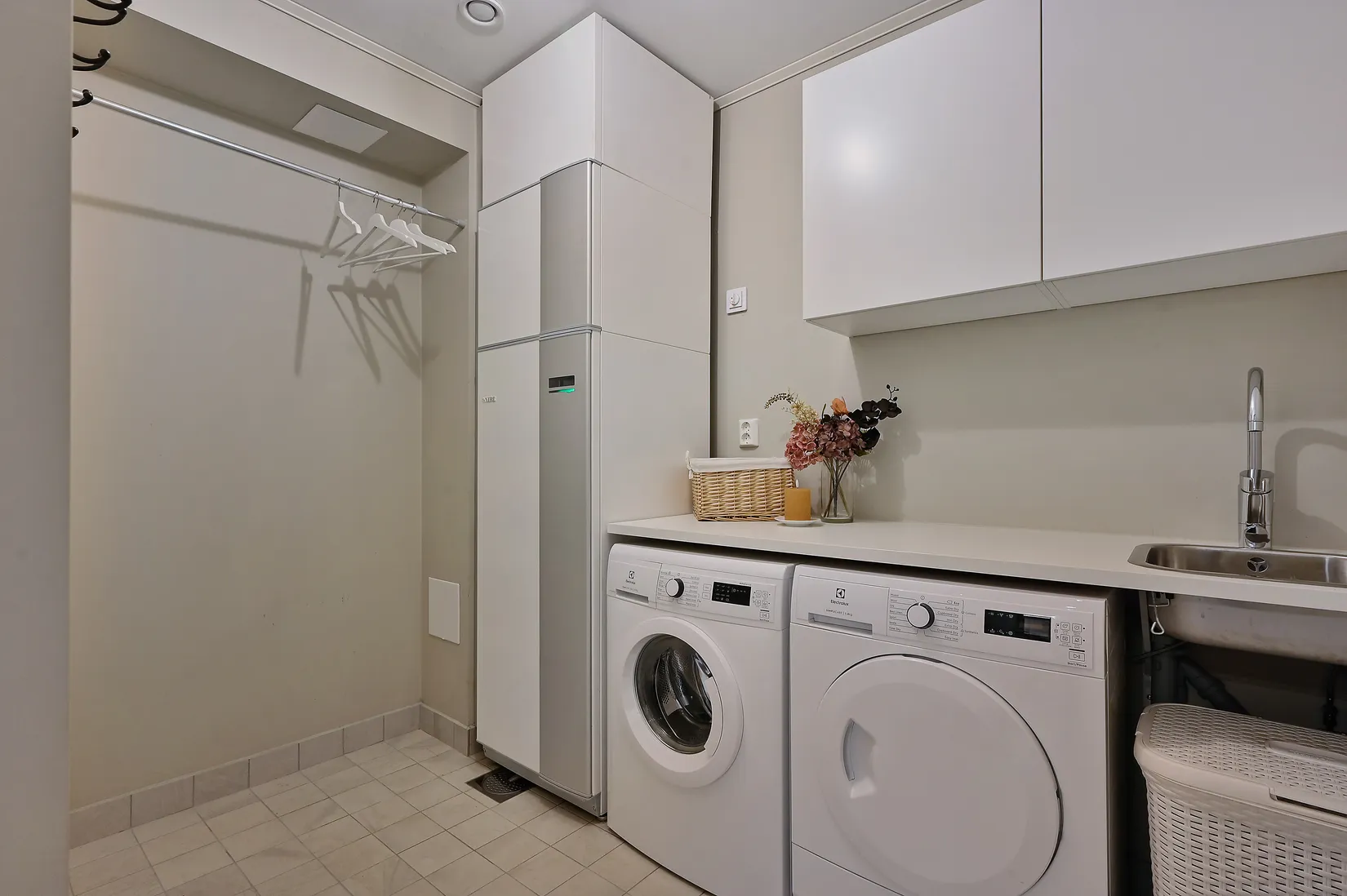 Radhus, Nyskogavägen 4, Farsta Stortorp, Stockholm