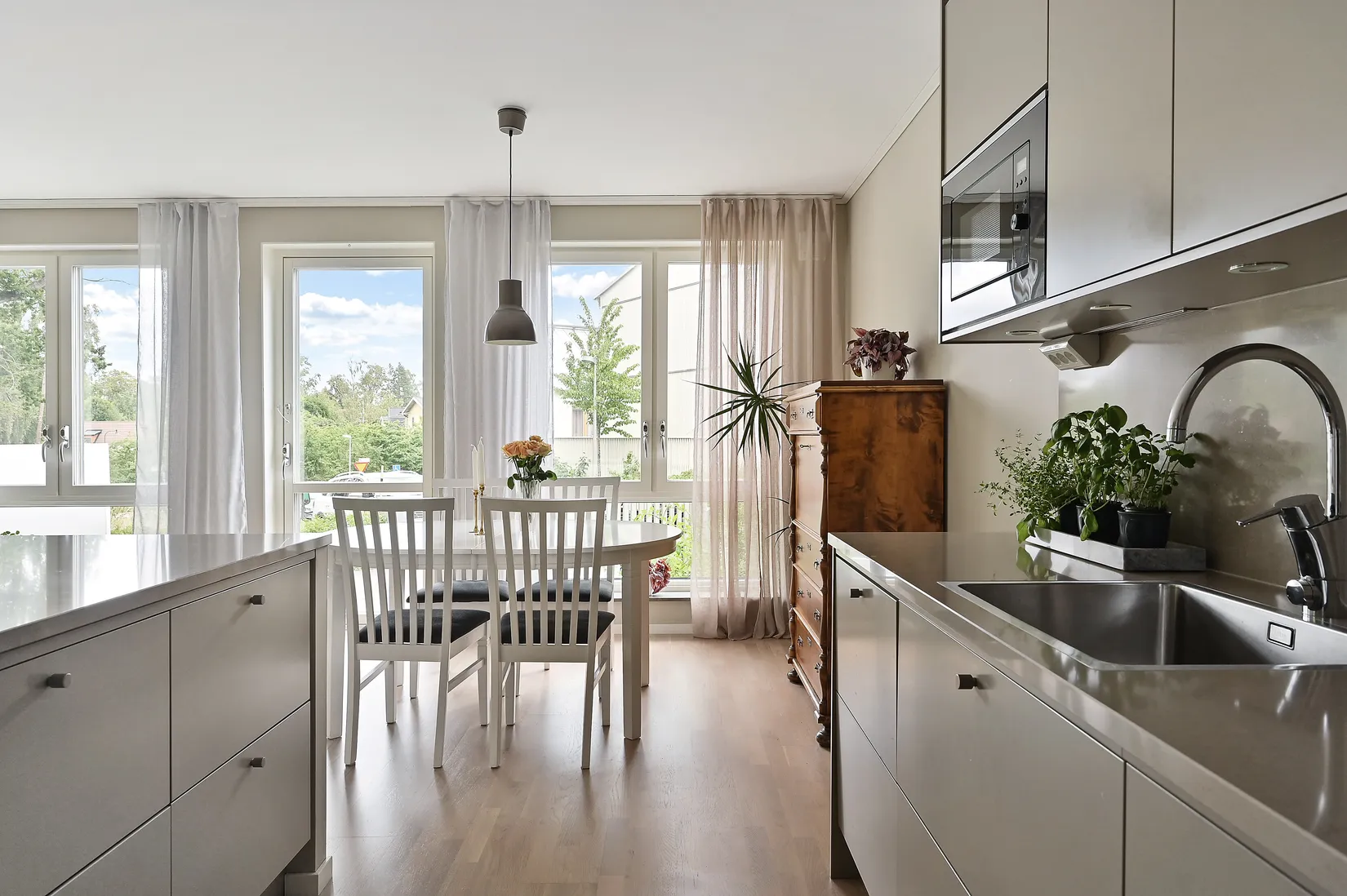 Radhus, Nyskogavägen 4, Farsta Stortorp, Stockholm