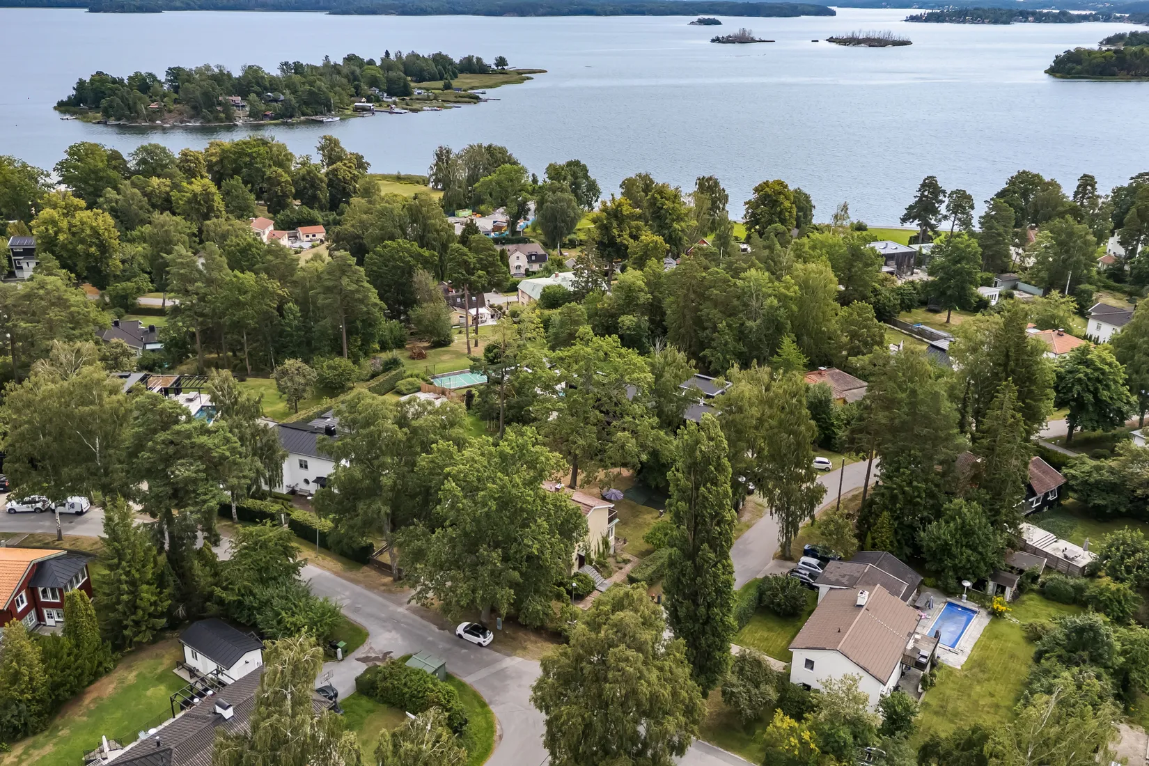 Villa, Slottsvägen 88, Näsbypark Sjösidan, Täby