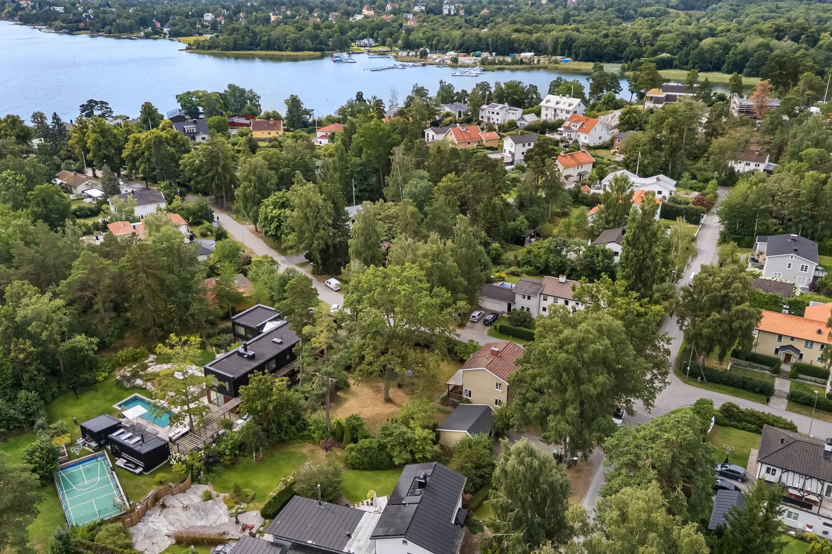 Villa, Slottsvägen 88, Näsbypark Sjösidan, Täby