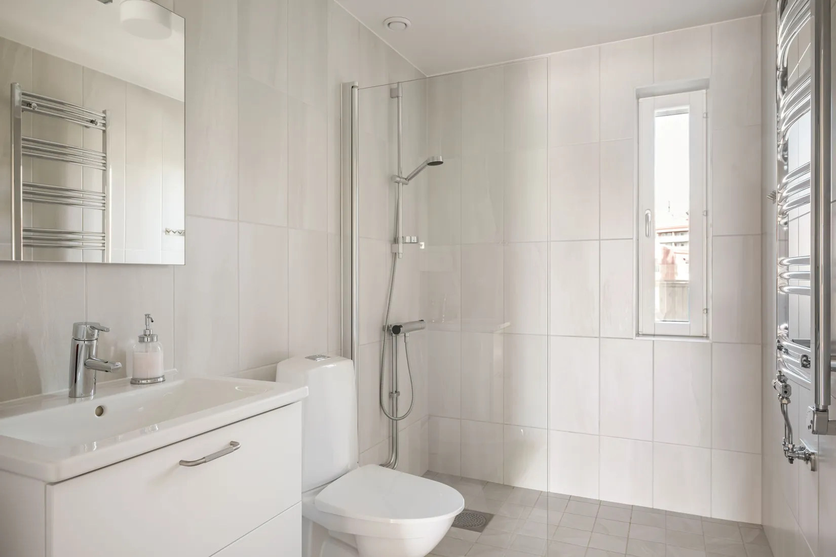 Bostadsrätt, STOCKHOLMSVÄGEN 162E, Ella gård, Täby