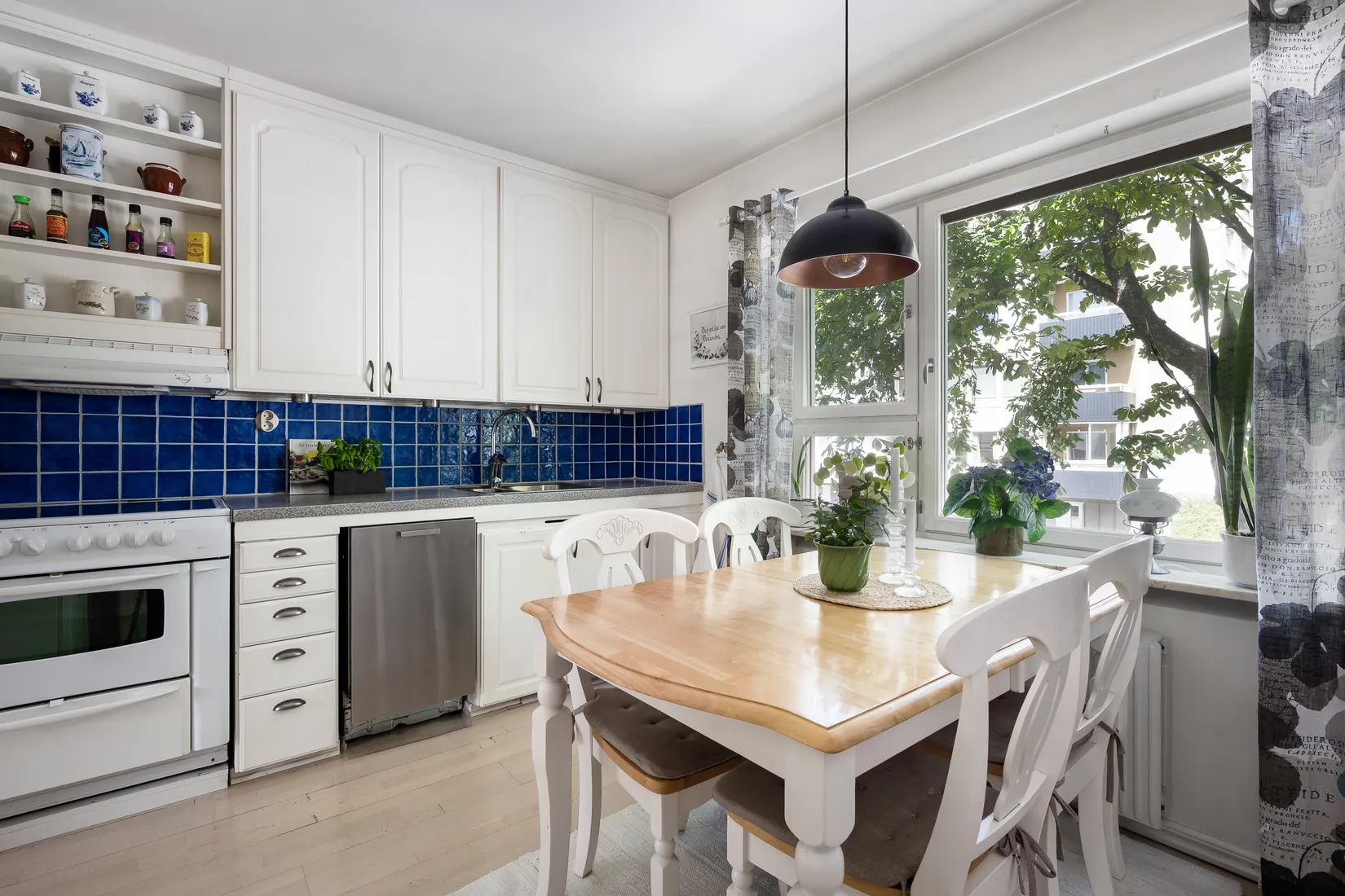 Bostadsrätt, Mirabellbacken 8, 2tr, Hässelby Strand, Stockholm