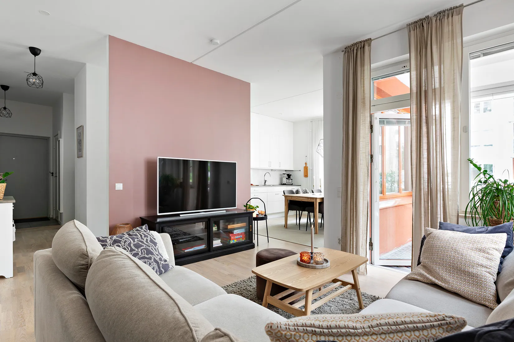 Bostadsrätt, Kokillbacken 1, entréplan, Kungsängen centrum, Upplands-Bro