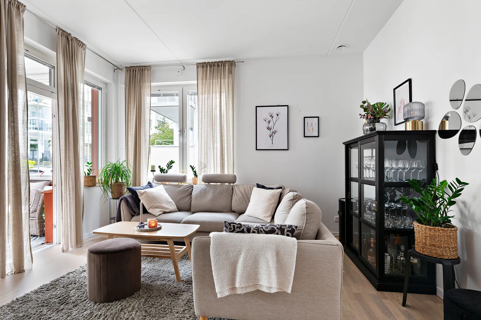 Bostadsrätt, Kokillbacken 1, entréplan, Kungsängen centrum, Upplands-Bro