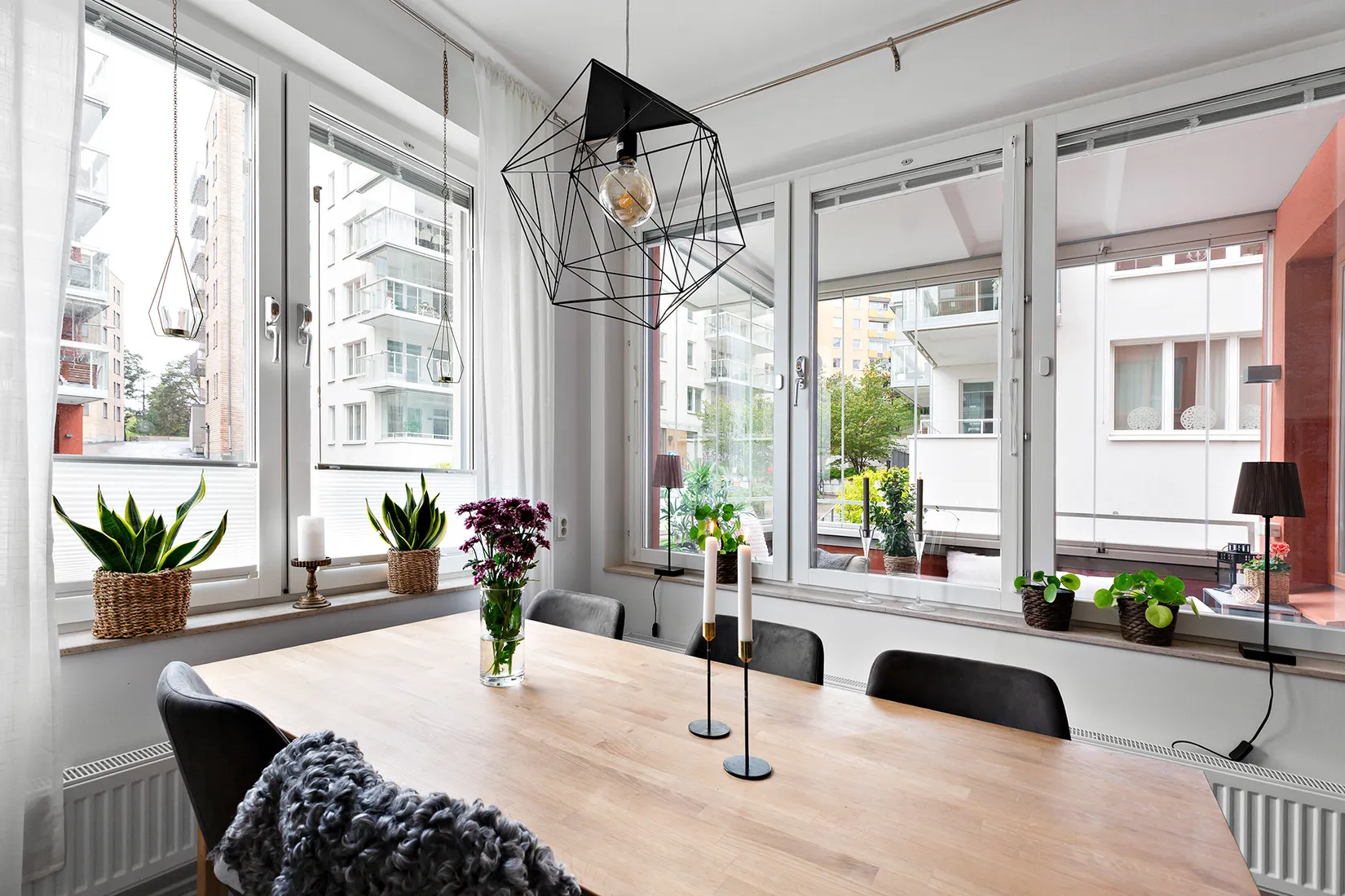 Bostadsrätt, Kokillbacken 1, entréplan, Kungsängen centrum, Upplands-Bro