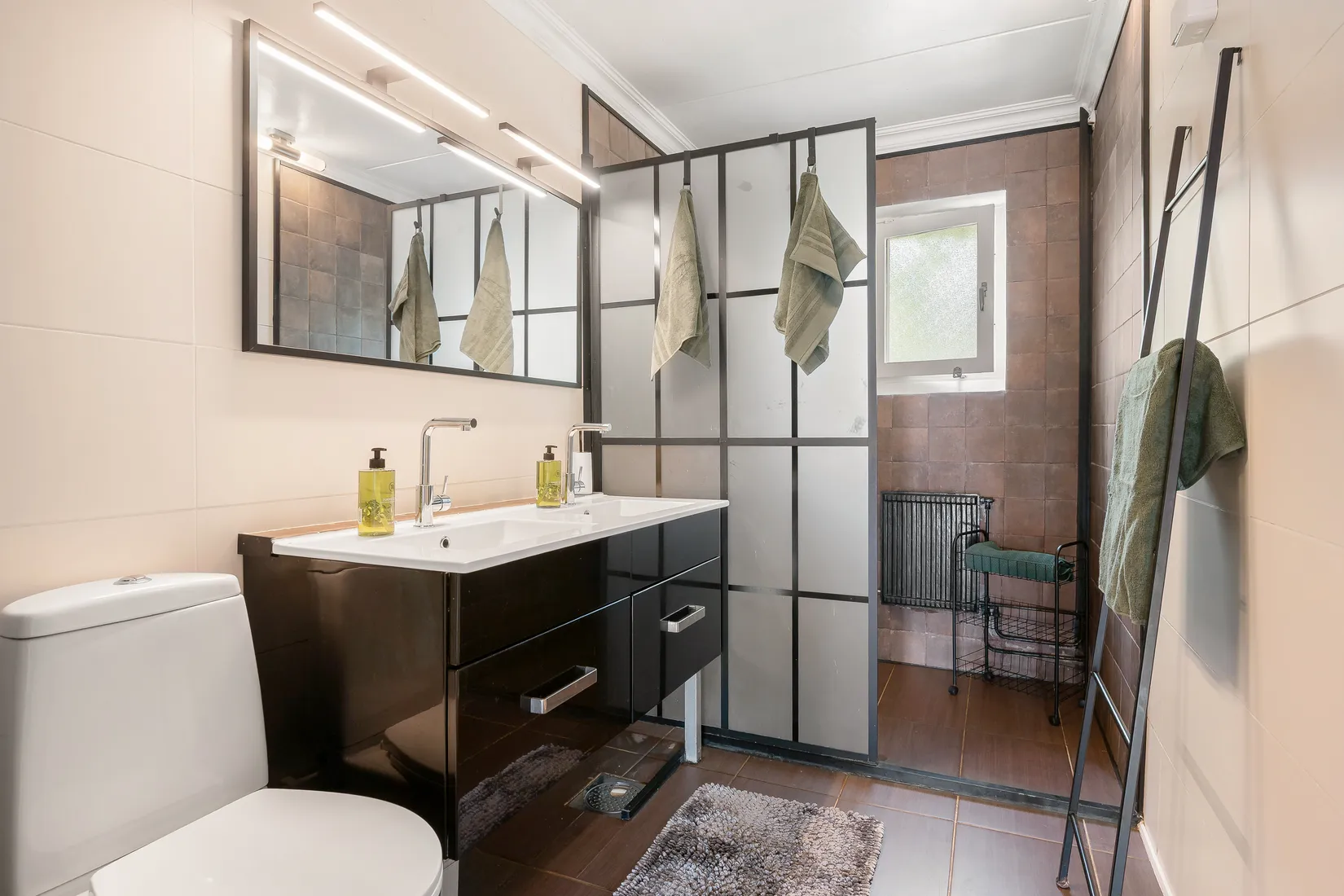 Radhus, Kvintettvägen 18, Skogås, Huddinge
