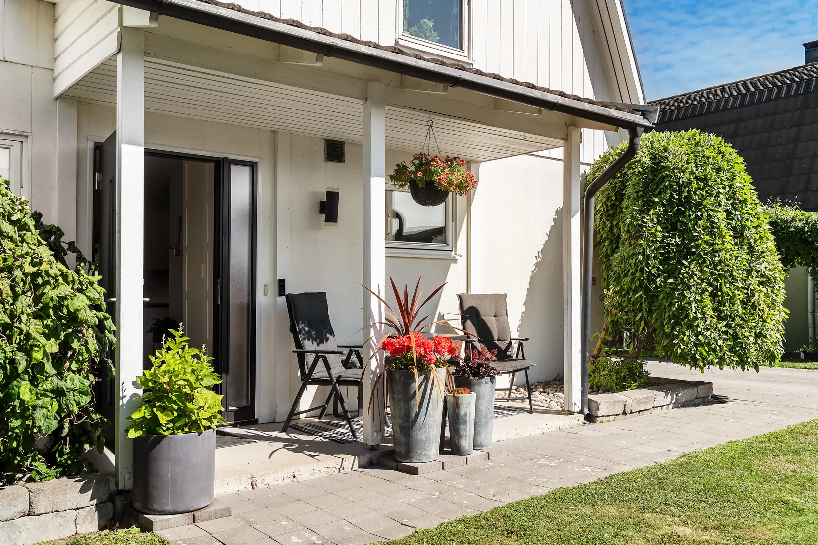 Villa, Solängsgatan 3, Anfarten, Sala