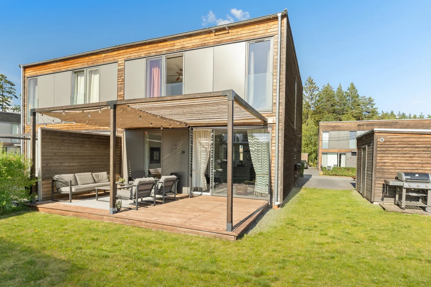 Radhus, Vinlandsvägen 9 A, Jursta Hage, Upplands-Bro