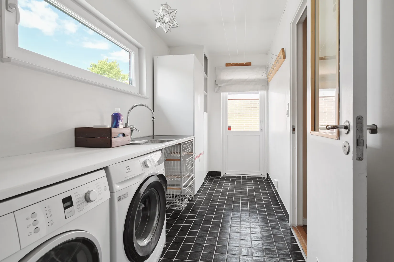 Radhus, Sleipnervägen 21, Sjukyrkoberget, Upplands Väsby