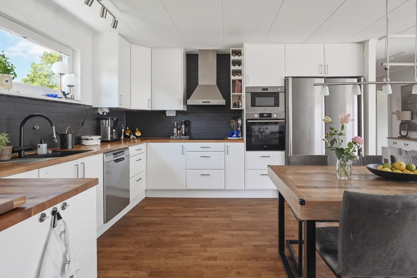 Radhus, Sleipnervägen 21, Sjukyrkoberget, Upplands Väsby