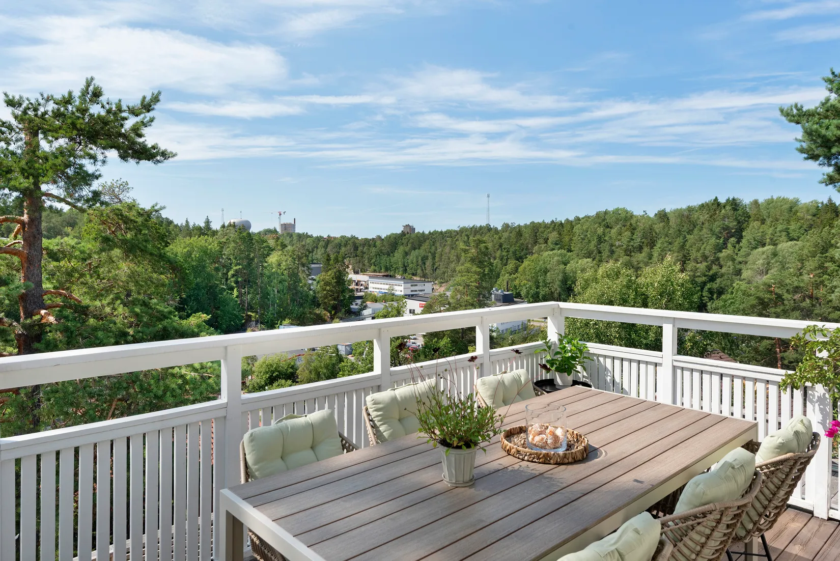 Radhus, Fältspatsvägen 28 A, Nacka