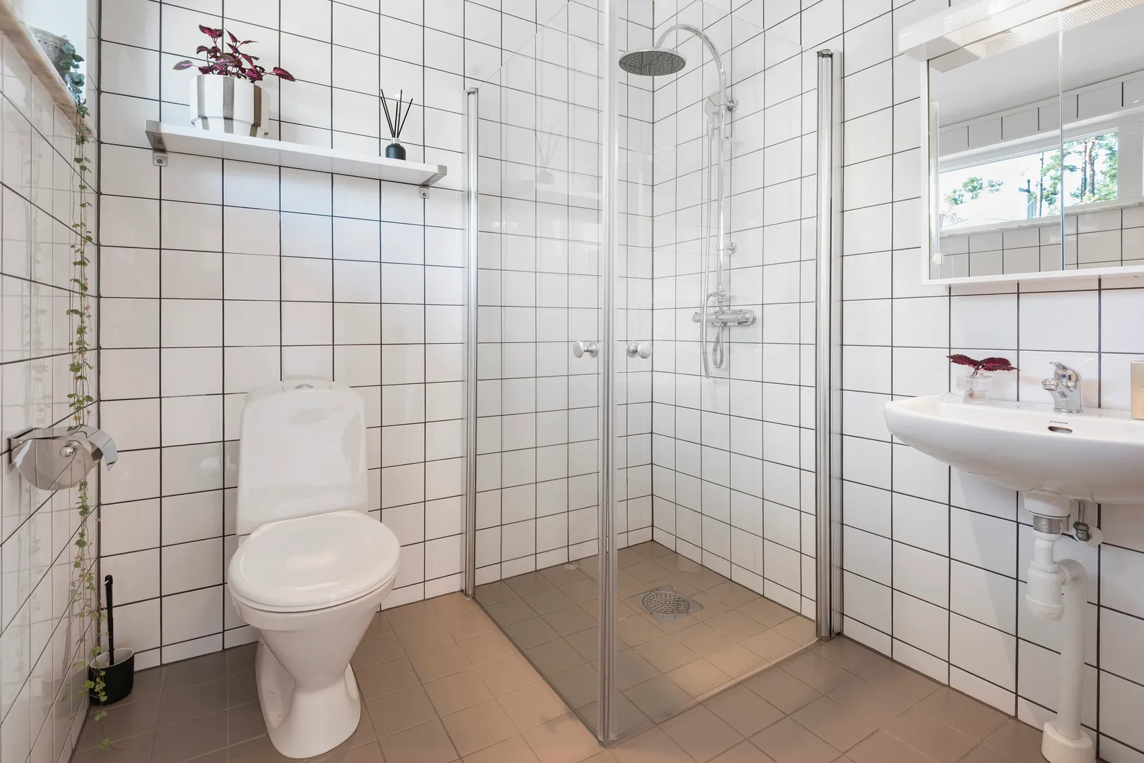 Radhus, Fältspatsvägen 28 A, Nacka